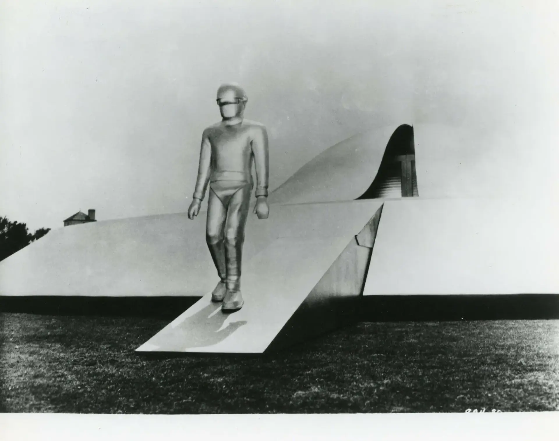 فیلم روزی که زمین از حرکت ایستاد (The Day the Earth Stood Still 1951)