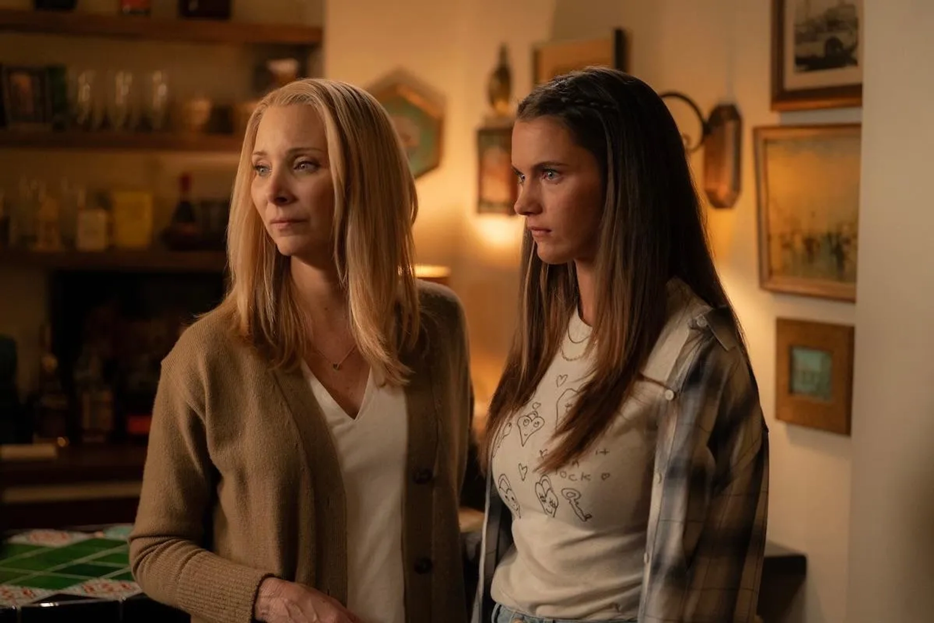 Lisa Kudrow & Chloe East NO GOOD DEED