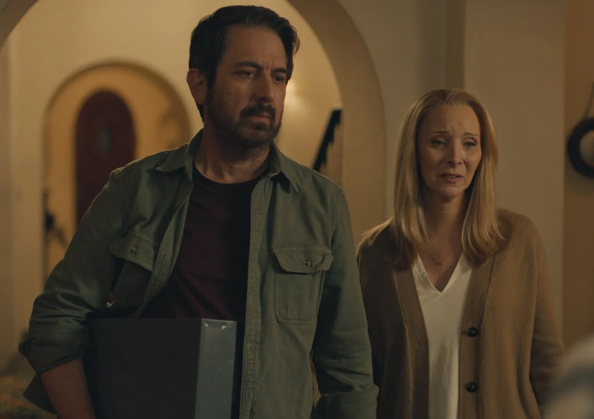 Lisa Kudrow and Ray Romano in No Good Deed (2024)