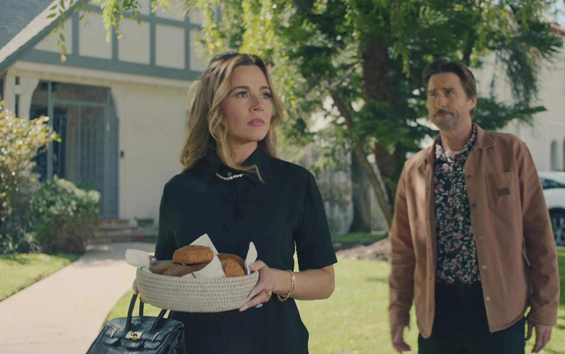Linda Cardellini and Luke Wilson in No Good Deed (2024)
