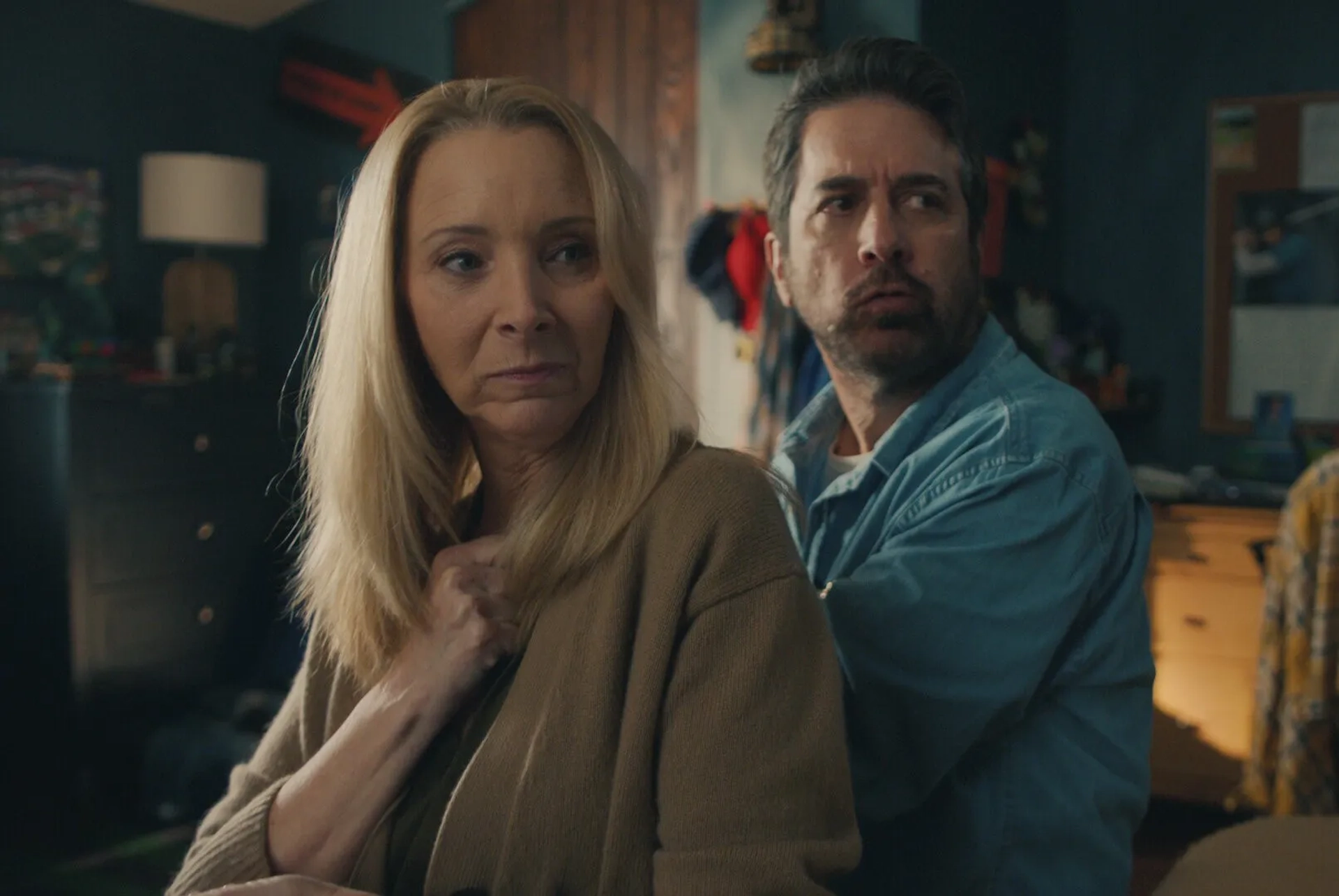 Lisa Kudrow and Ray Romano in No Good Deed (2024)