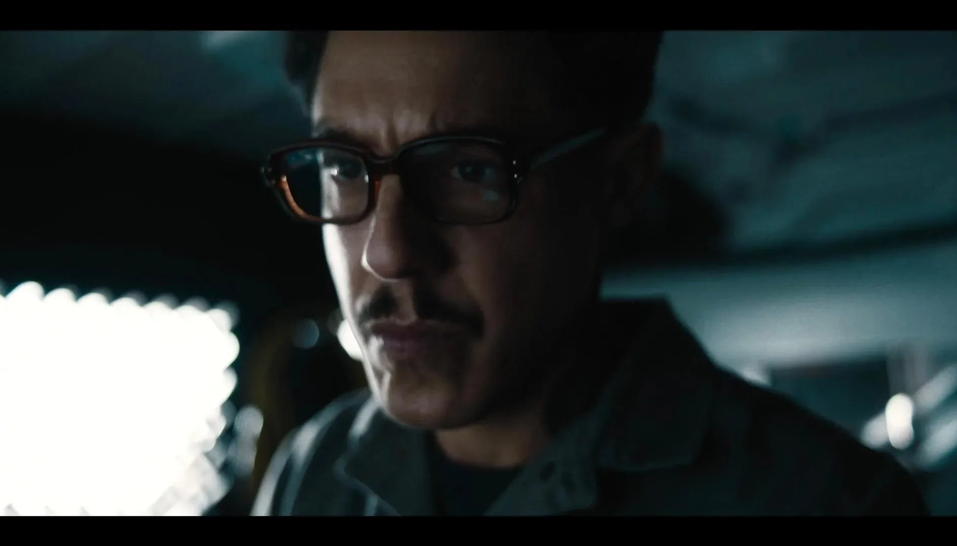 Theo Rossi in Carry-On (2024)