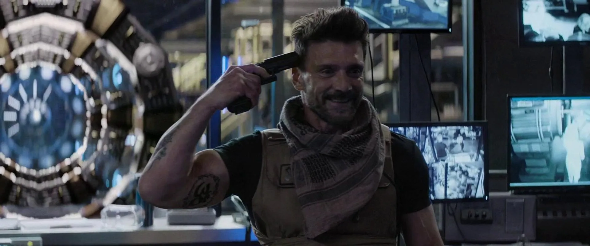 Frank Grillo in Boss Level (2020)