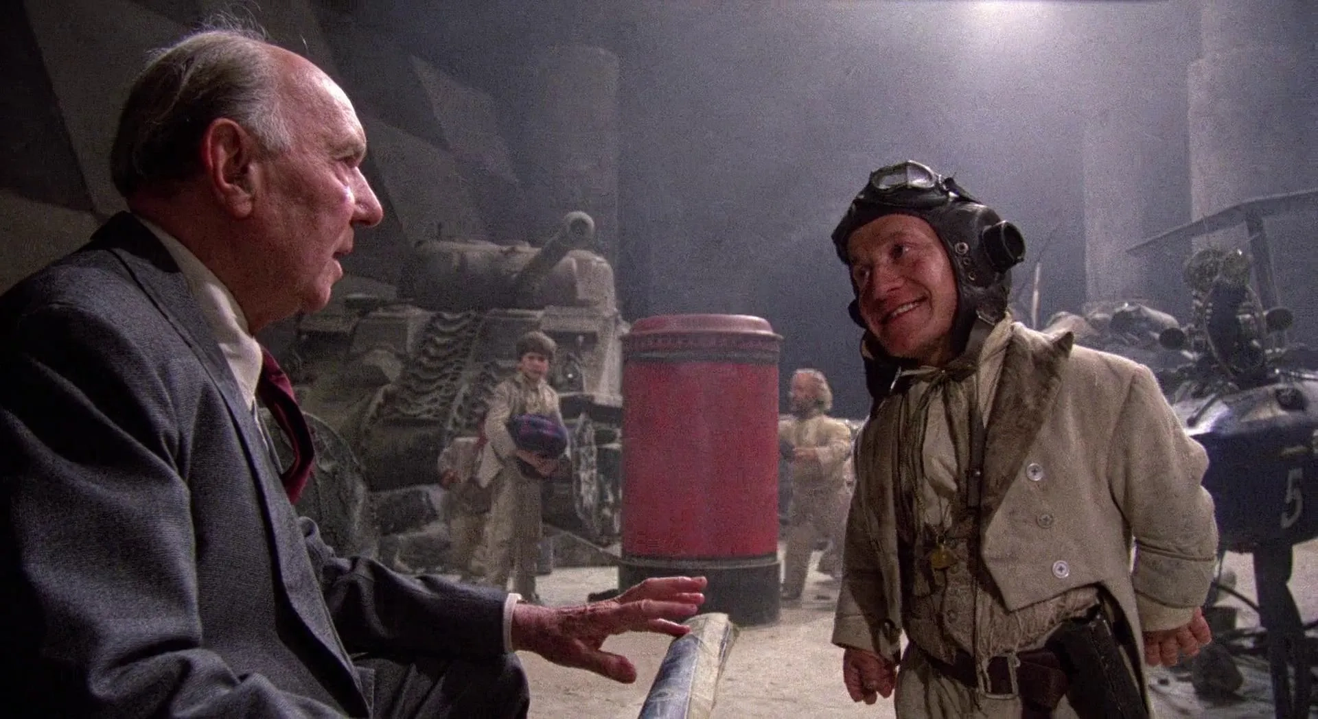 David Rappaport and Ralph Richardson in Time Bandits (1981)