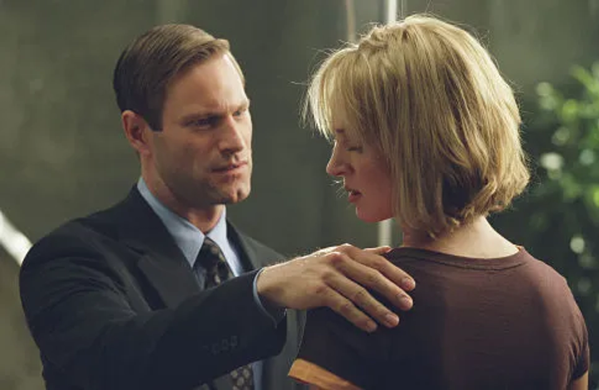 Uma Thurman and Aaron Eckhart in Paycheck (2003)