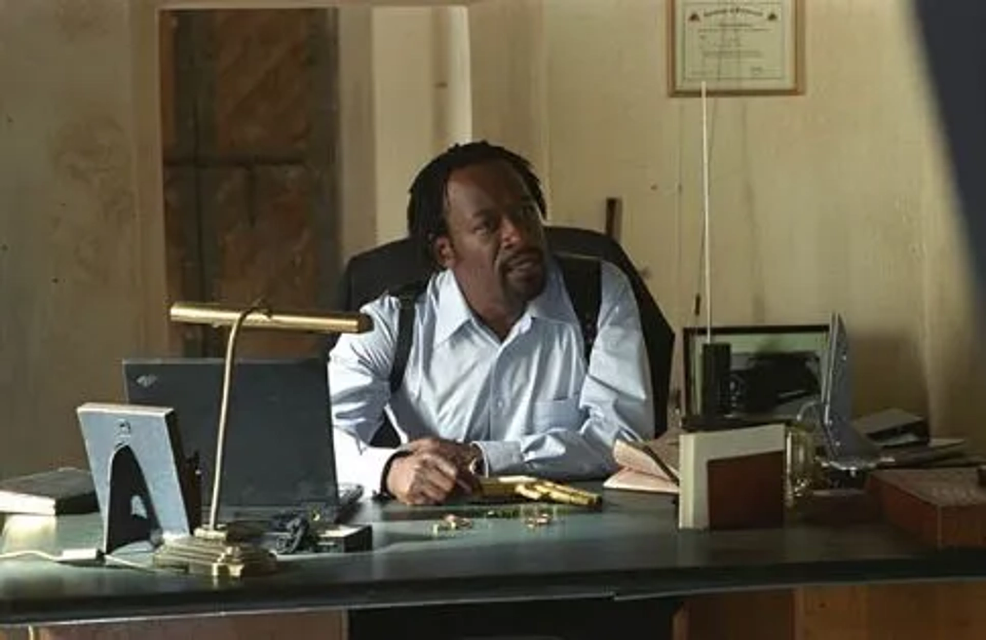 Lennie James in Sahara (2005)