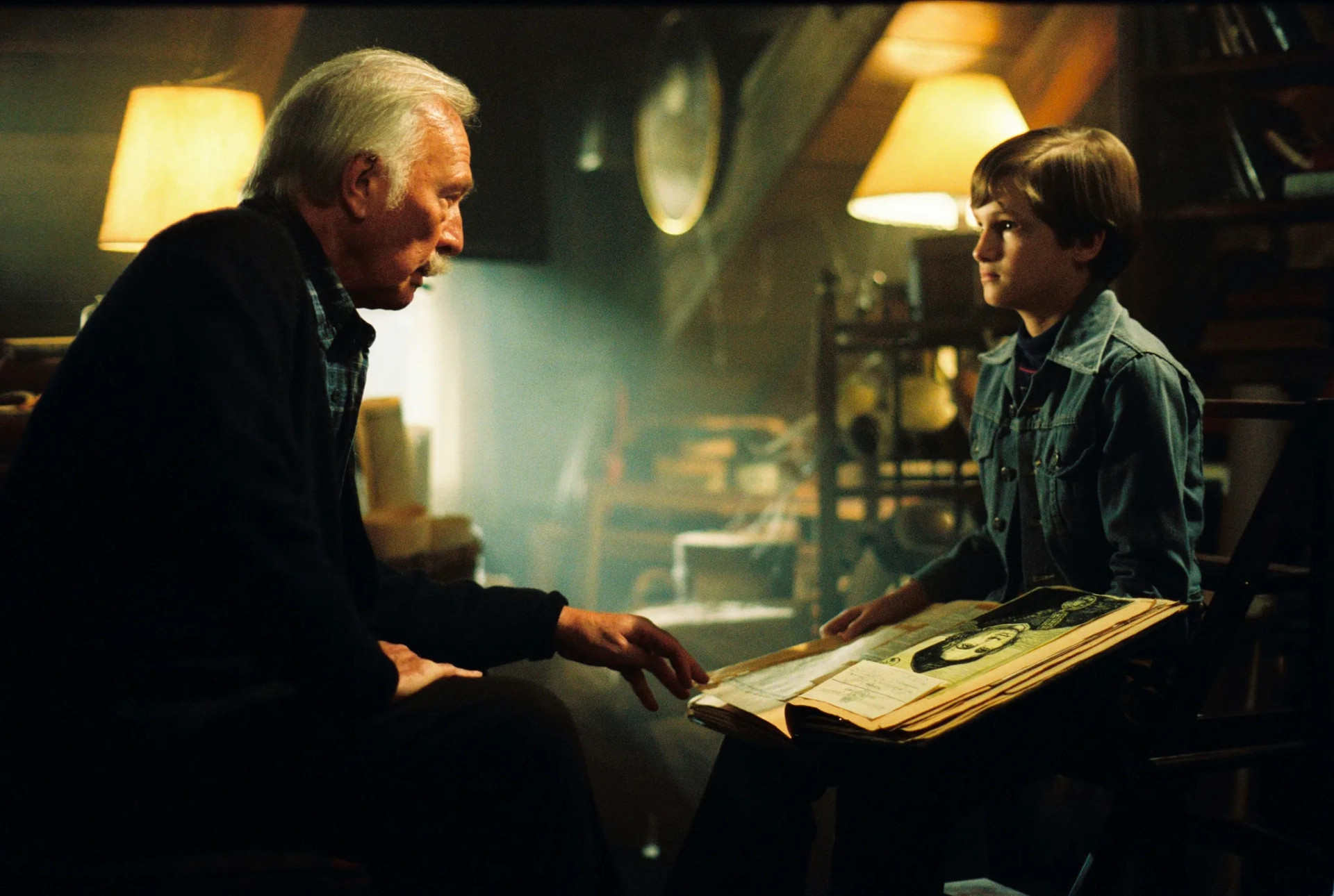 Christopher Plummer and Hunter Gomez in National Treasure (2004)