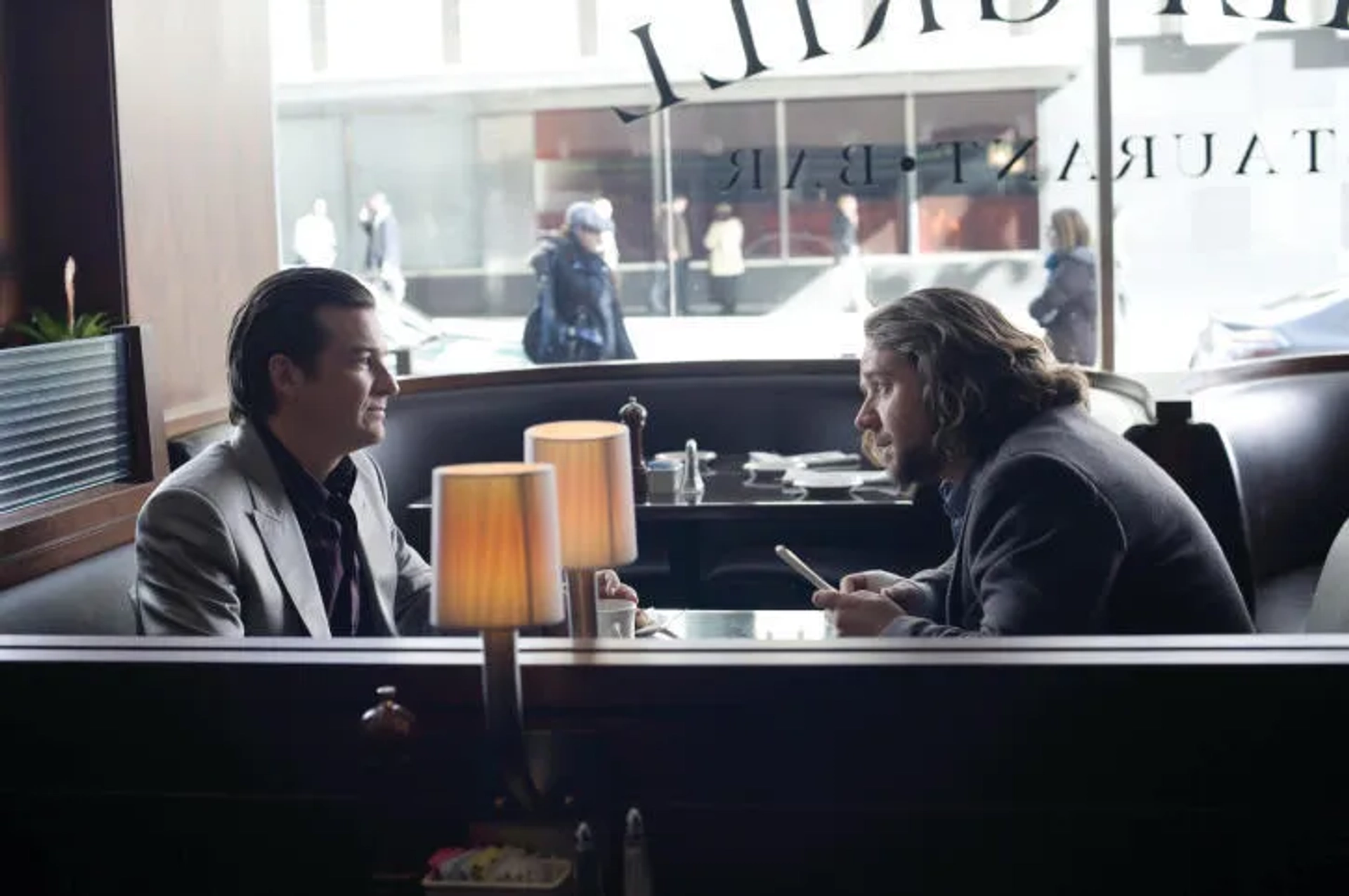 Russell Crowe and Jason Bateman in State of Play (2009)