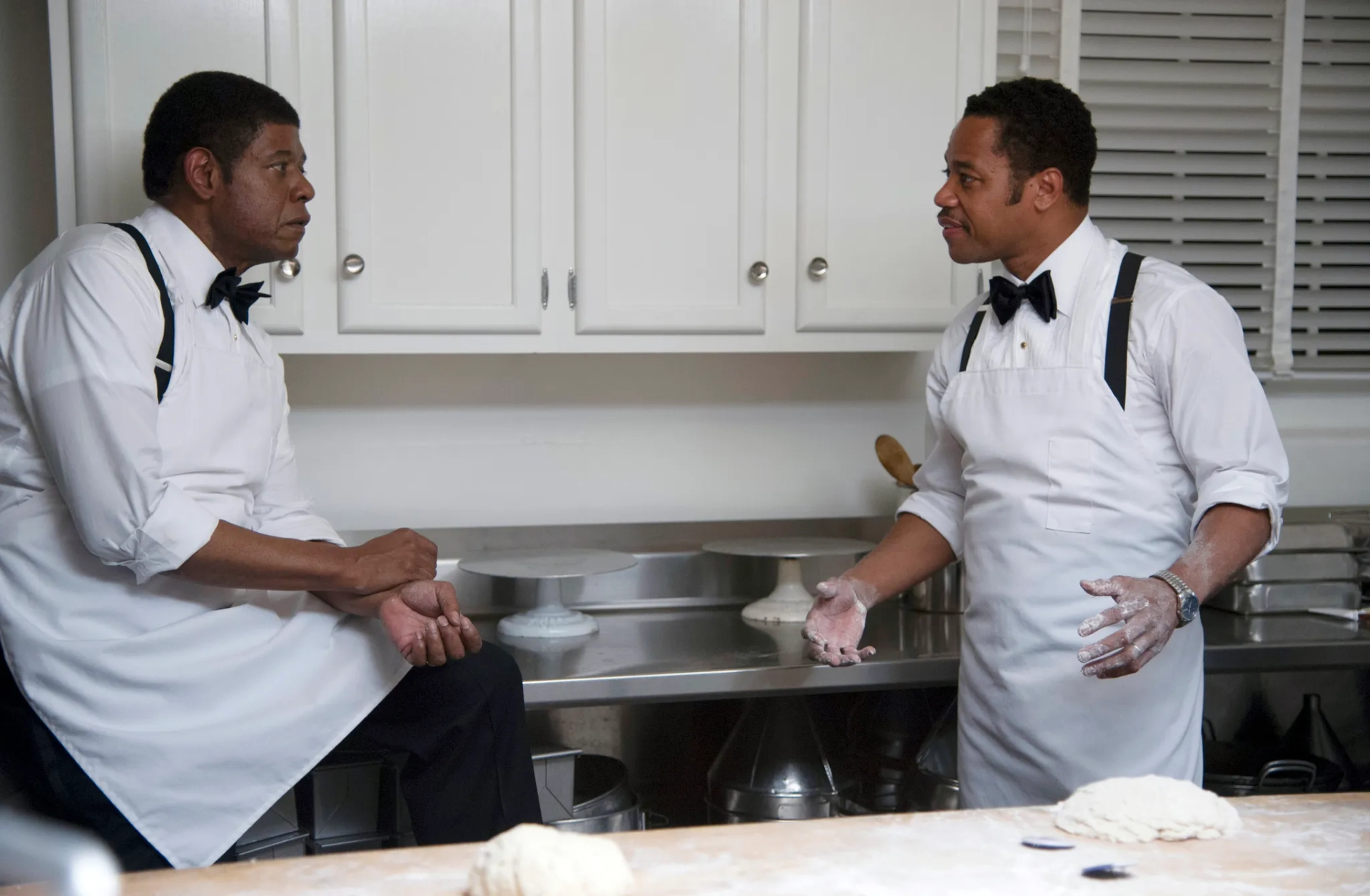 Cuba Gooding Jr. and Forest Whitaker in The Butler (2013)