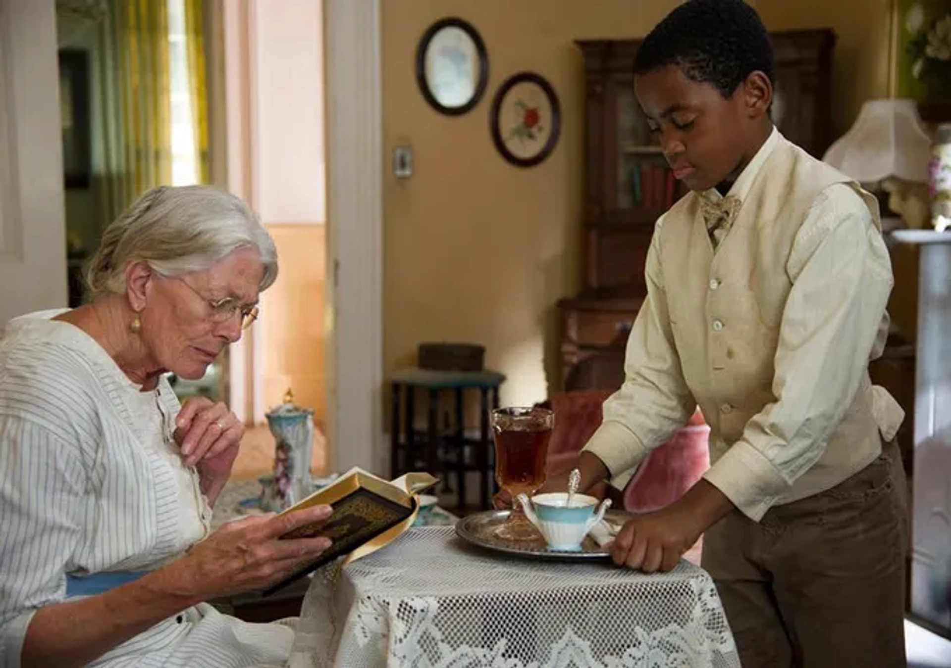 Vanessa Redgrave and Michael Rainey Jr. in The Butler (2013)