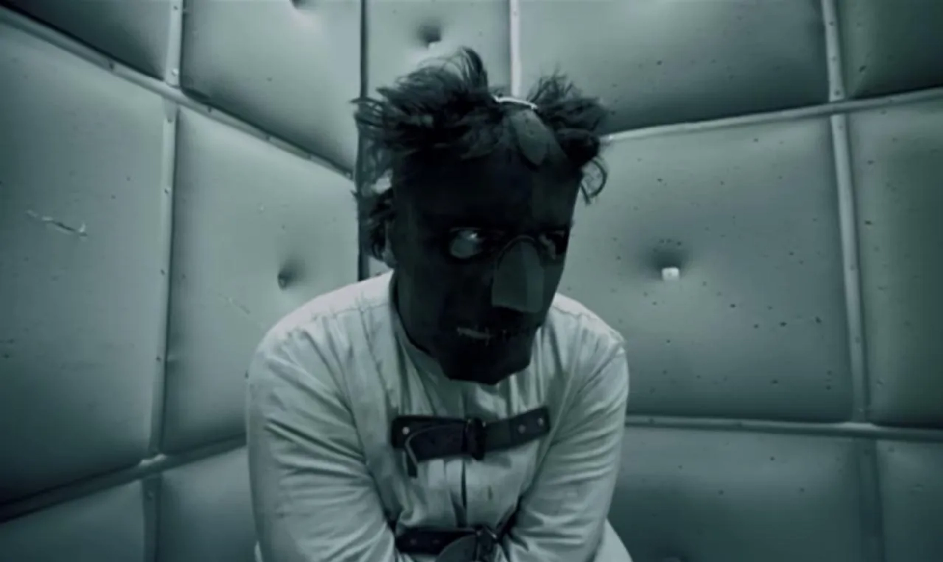 Sahan Gökbakar in Gen (2006)