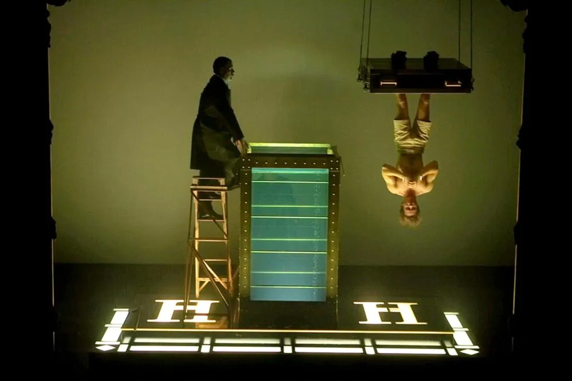 Guy Pearce in Death Defying Acts (2007)