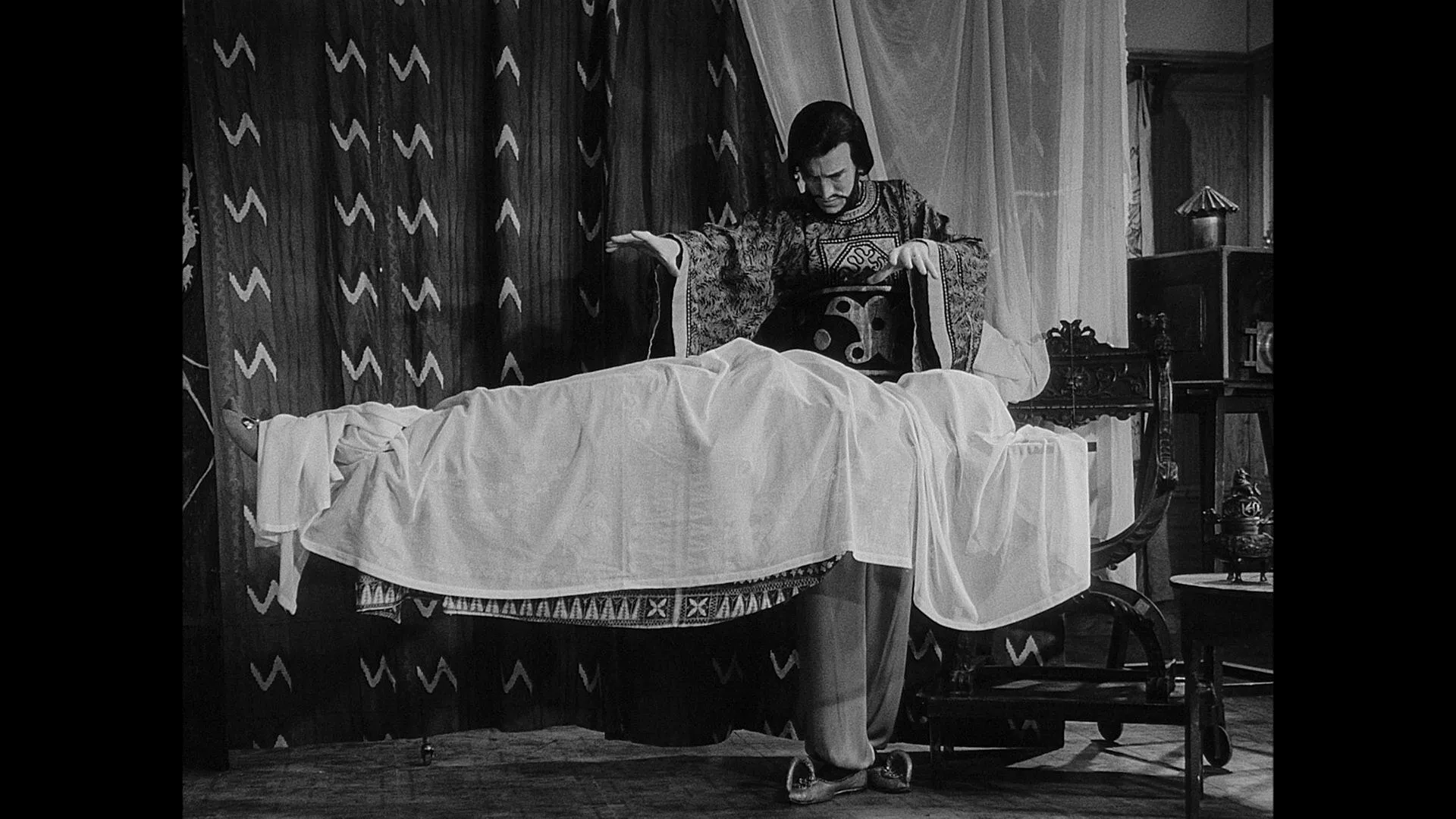 Max von Sydow in The Magician (1958)