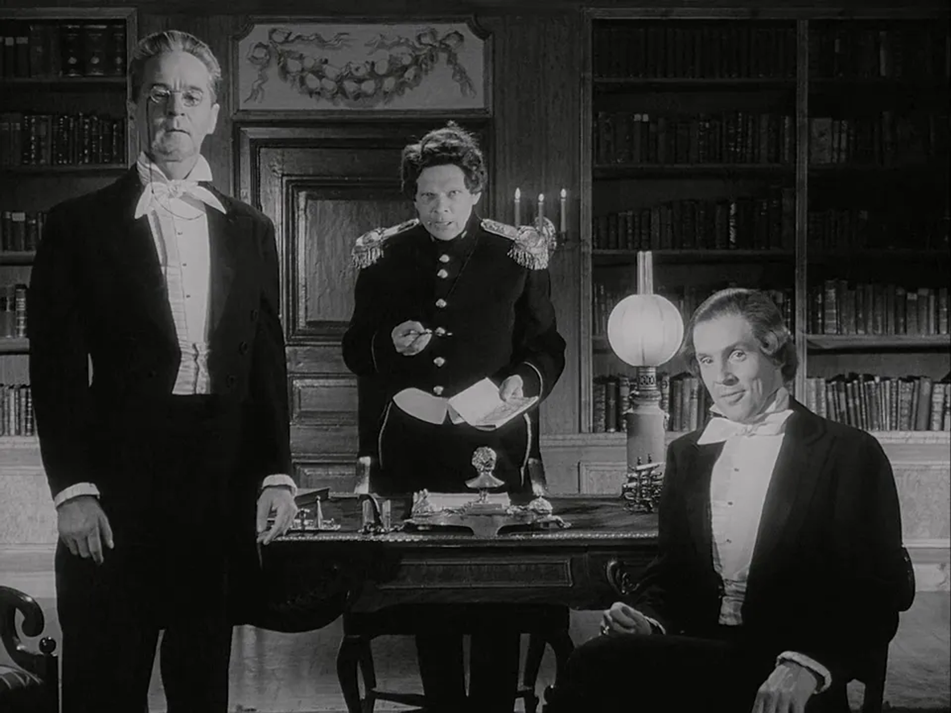 Gunnar Björnstrand, Erland Josephson, and Toivo Pawlo in The Magician (1958)