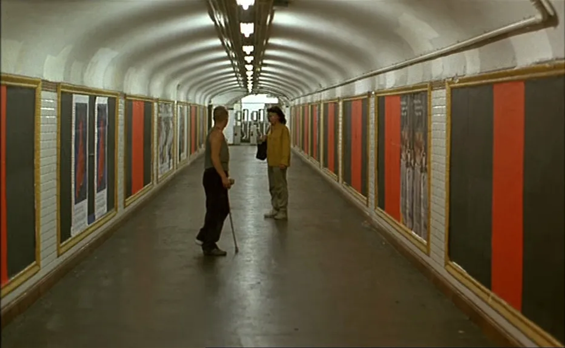 Juliette Binoche and Denis Lavant in The Lovers on the Bridge (1991)