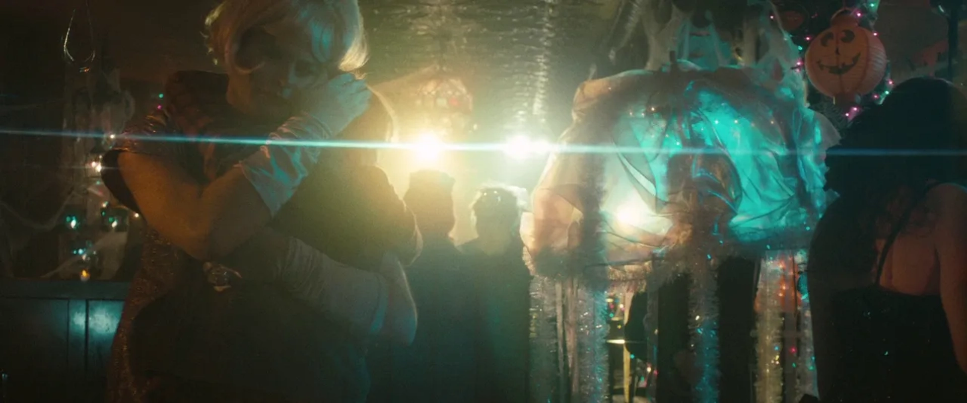Bill Hader and Kristen Wiig in The Skeleton Twins (2014)