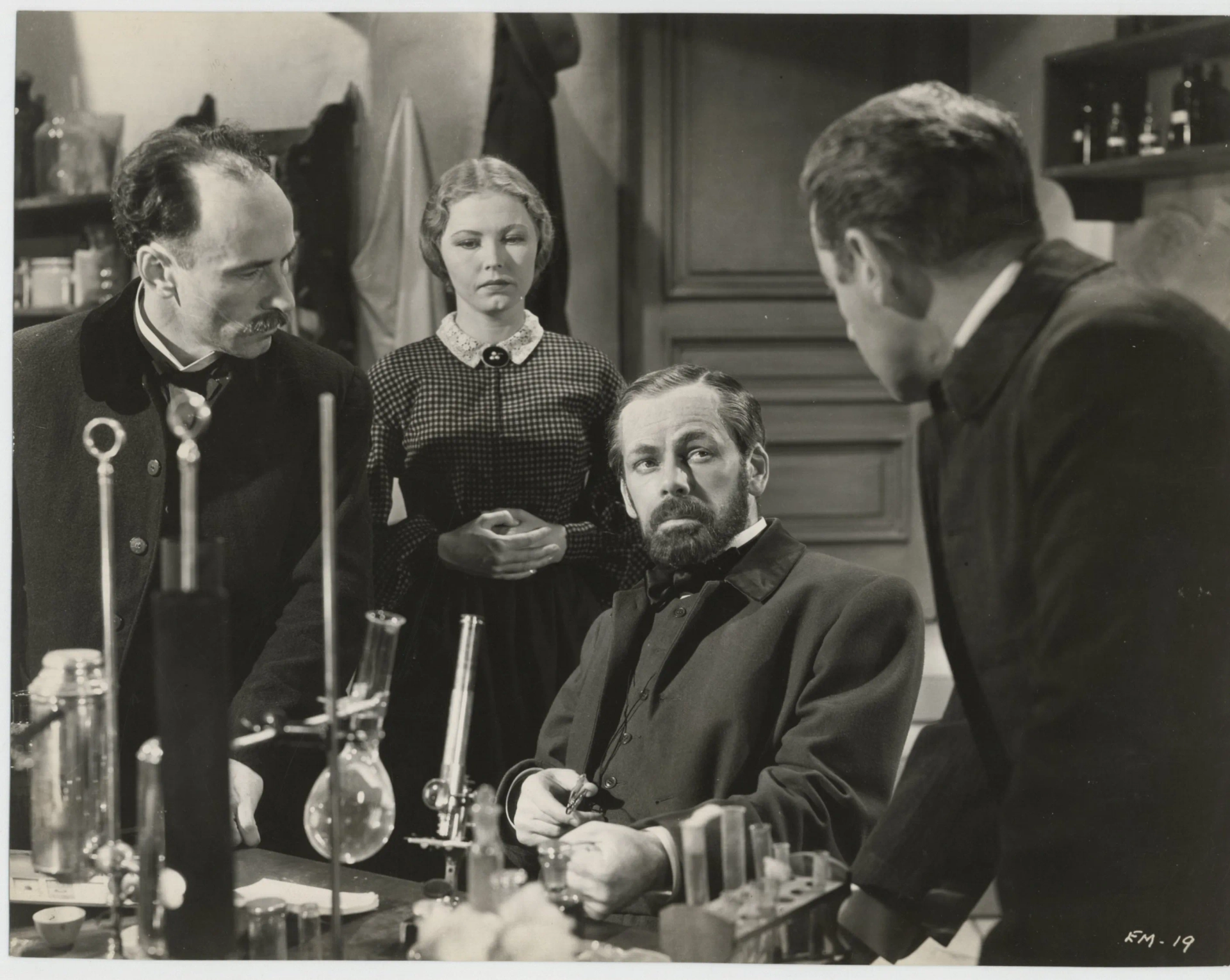 George Beranger, Josephine Hutchinson, and Paul Muni in The Story of Louis Pasteur (1936)