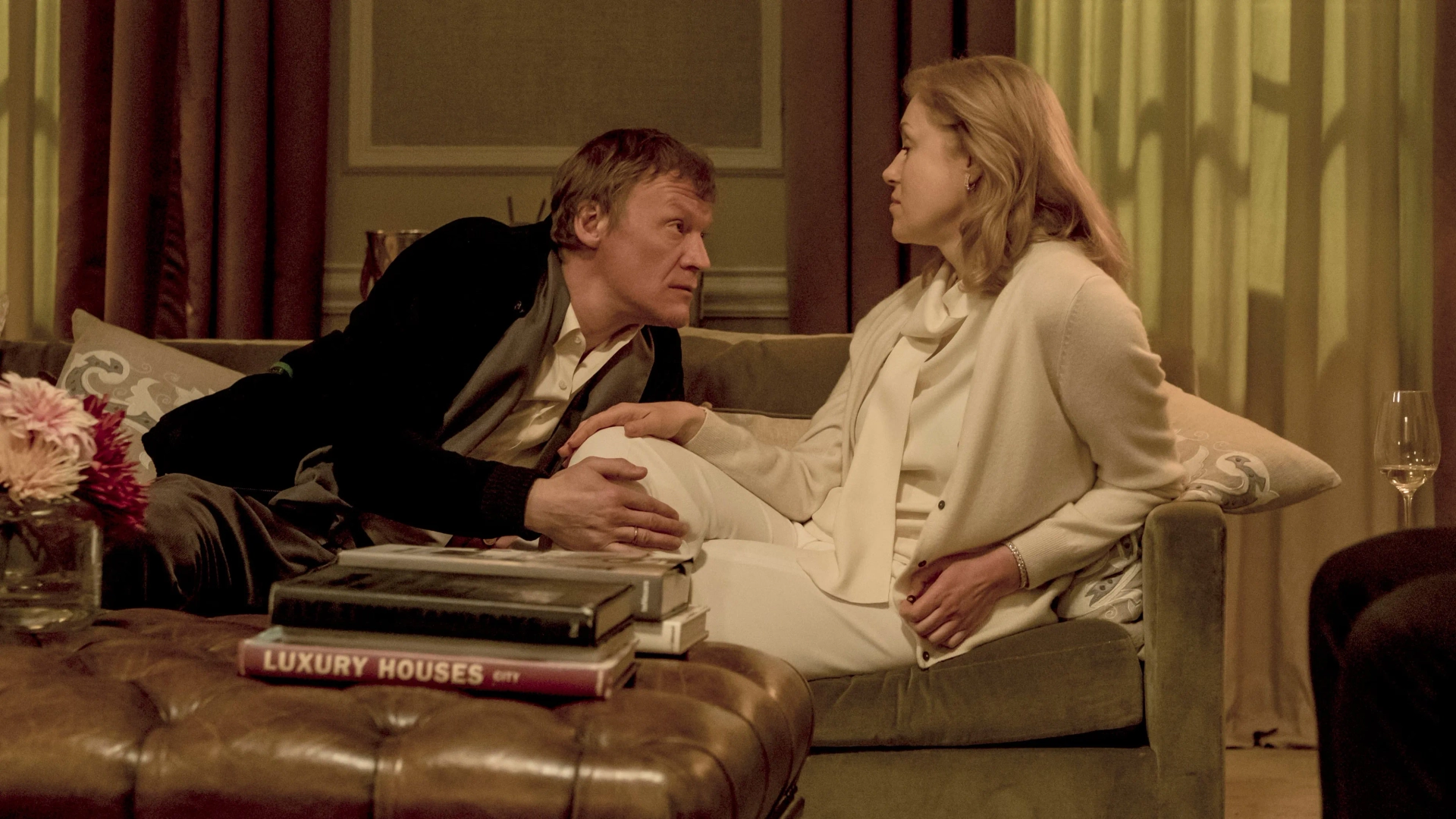 Aleksey Serebryakov and Mariya Shukshina in McMafia (2018)