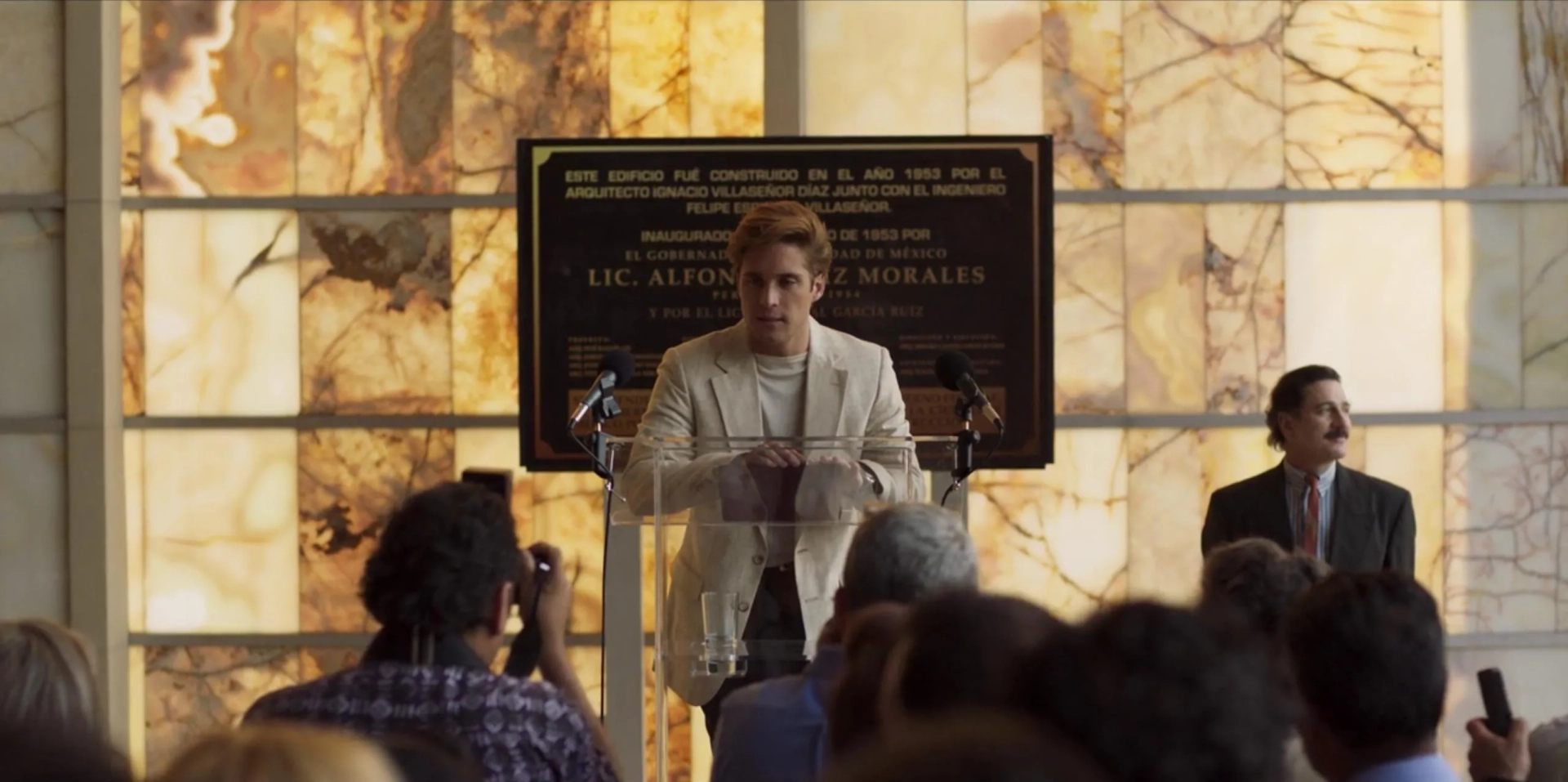 Juan Carlos Remolina and Diego Boneta in Luis Miguel: The Series (2018)