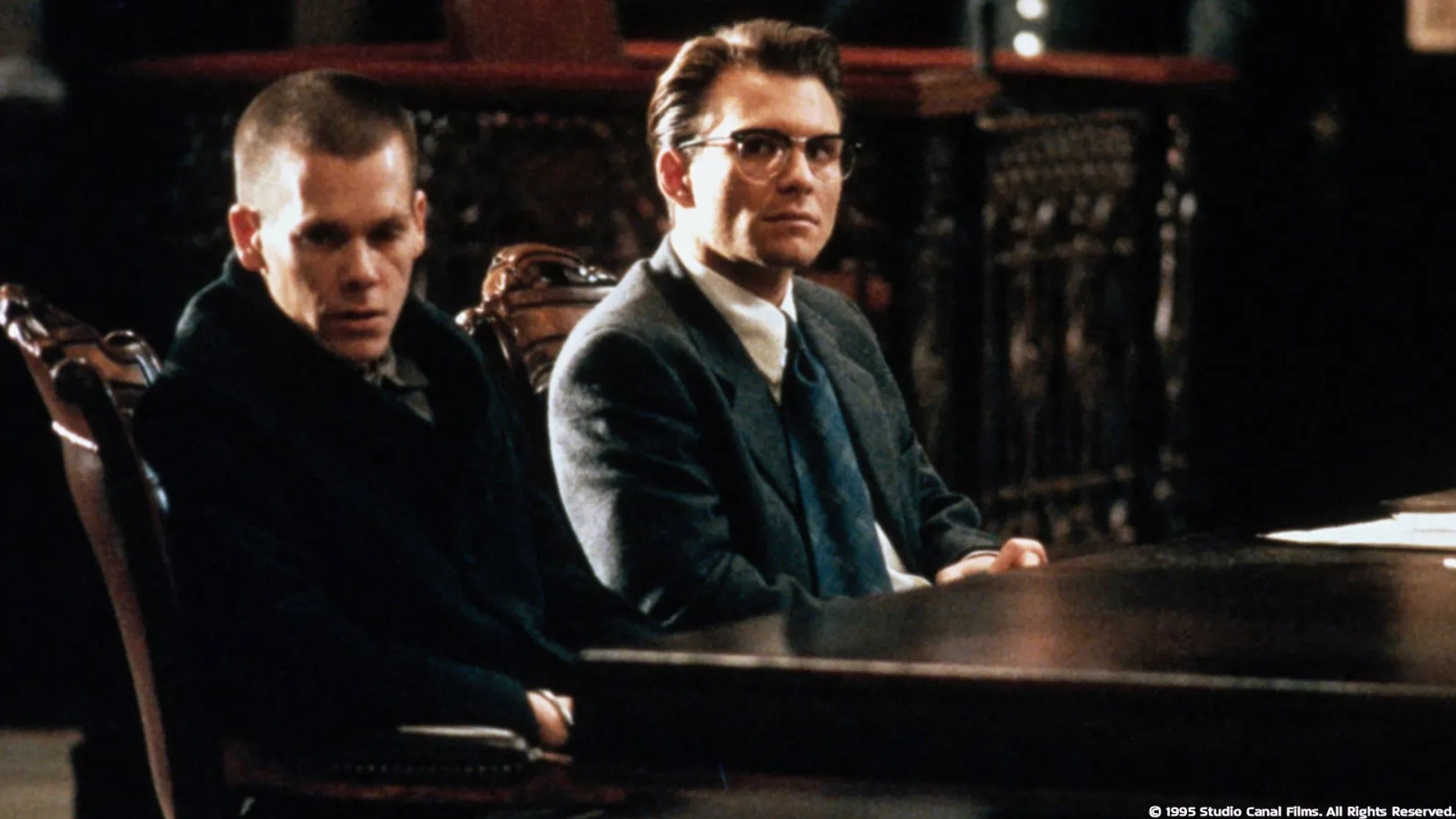 Kevin Bacon and Christian Slater in Murder in the First (1995)