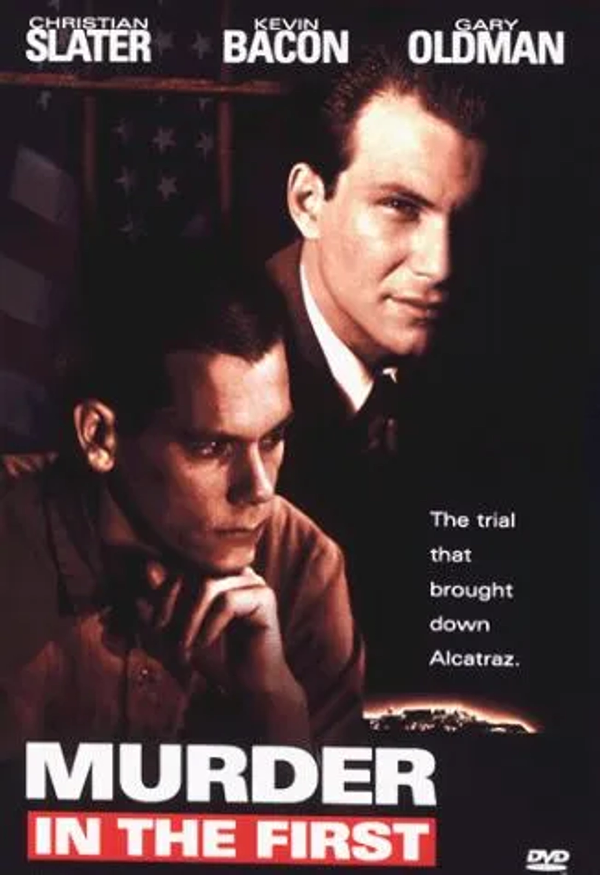 Kevin Bacon and Christian Slater in Murder in the First (1995)