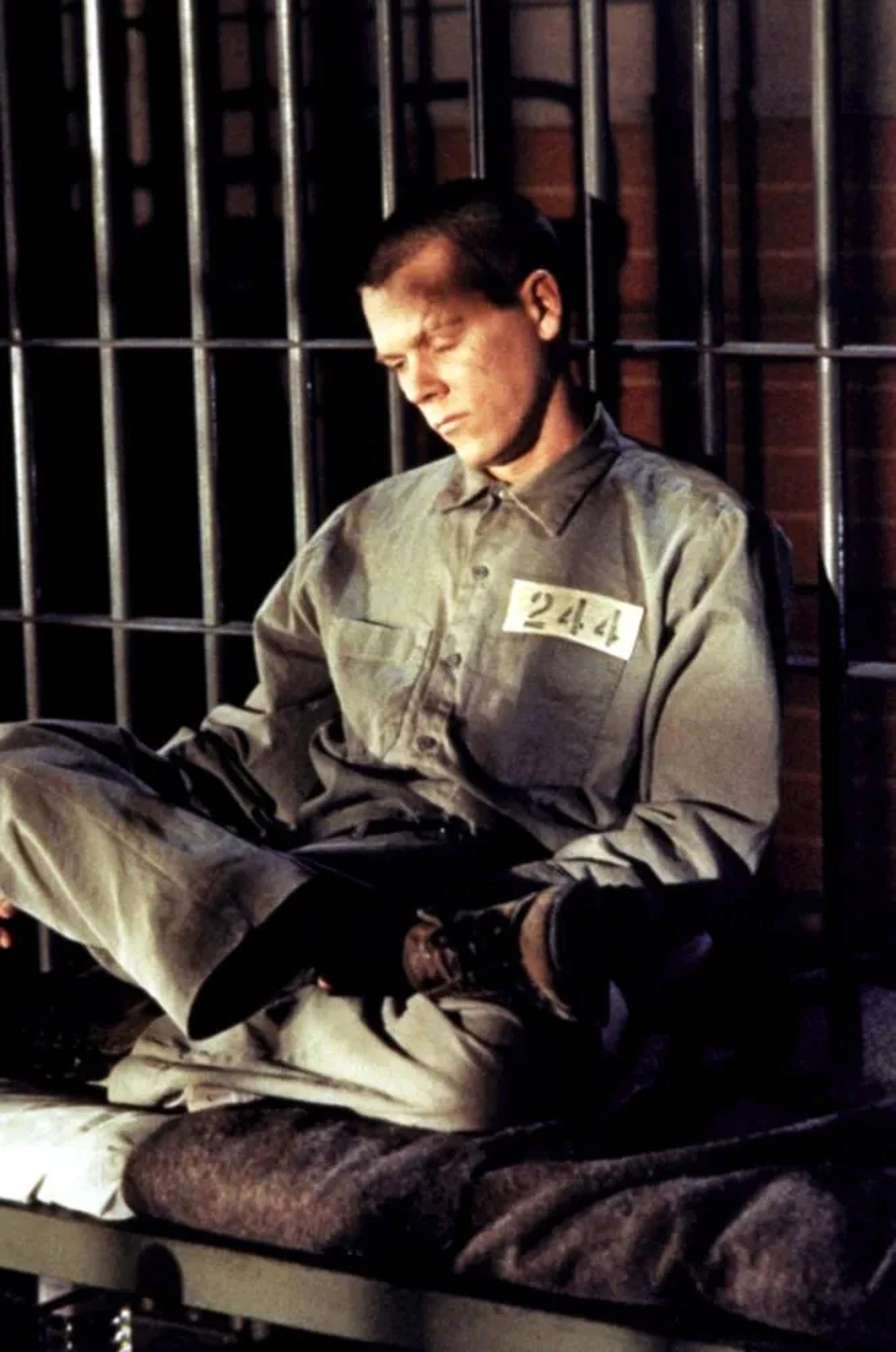 Kevin Bacon in Murder in the First (1995)