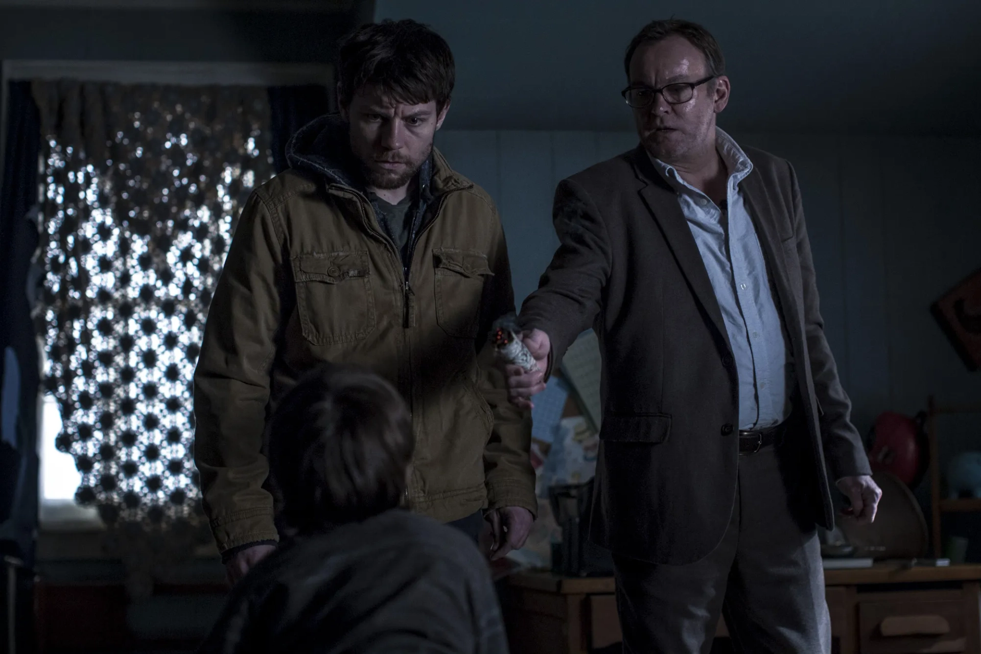 Patrick Fugit, Philip Glenister, and Gabriel Bateman in Outcast (2016)