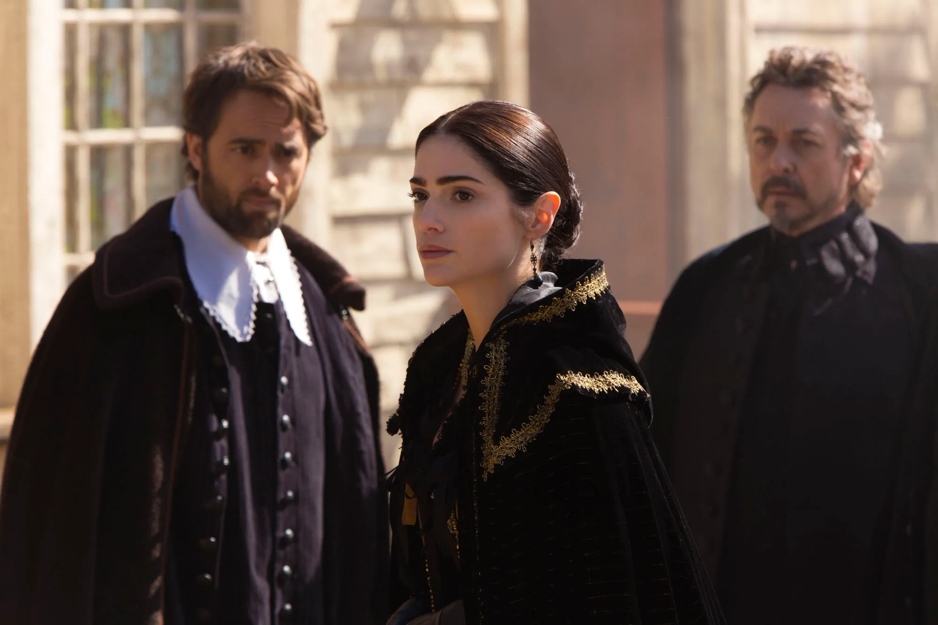 Stuart Townsend and Janet Montgomery in Salem (2014)