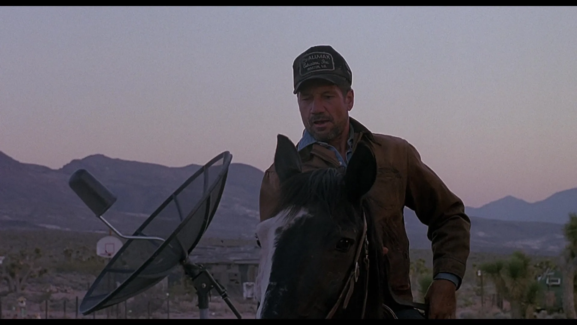 Fred Ward in Tremors (1990)