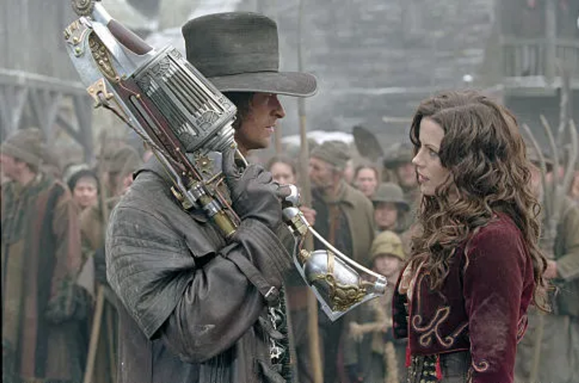Kate Beckinsale and Hugh Jackman in Van Helsing (2004)