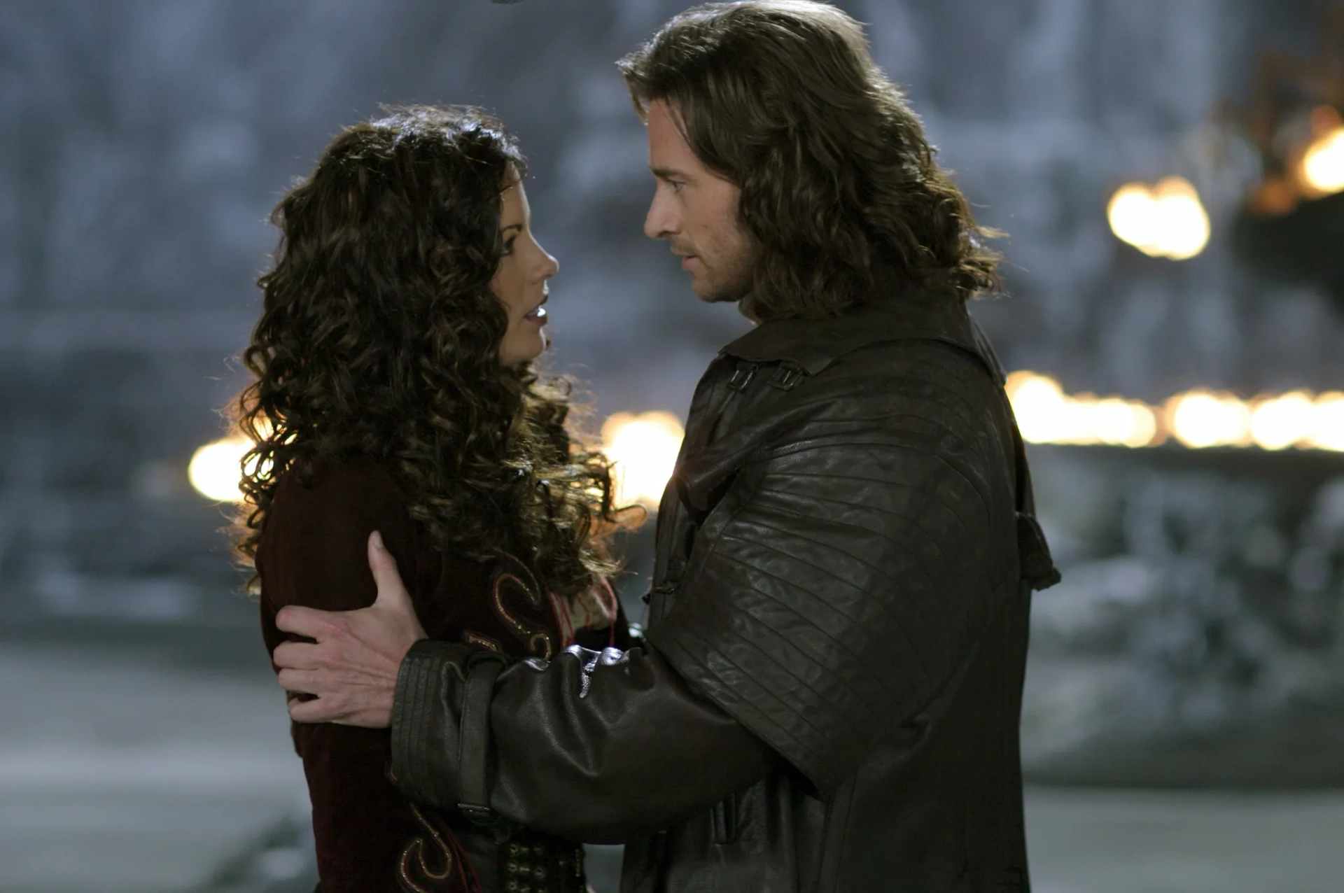 Kate Beckinsale and Hugh Jackman in Van Helsing (2004)