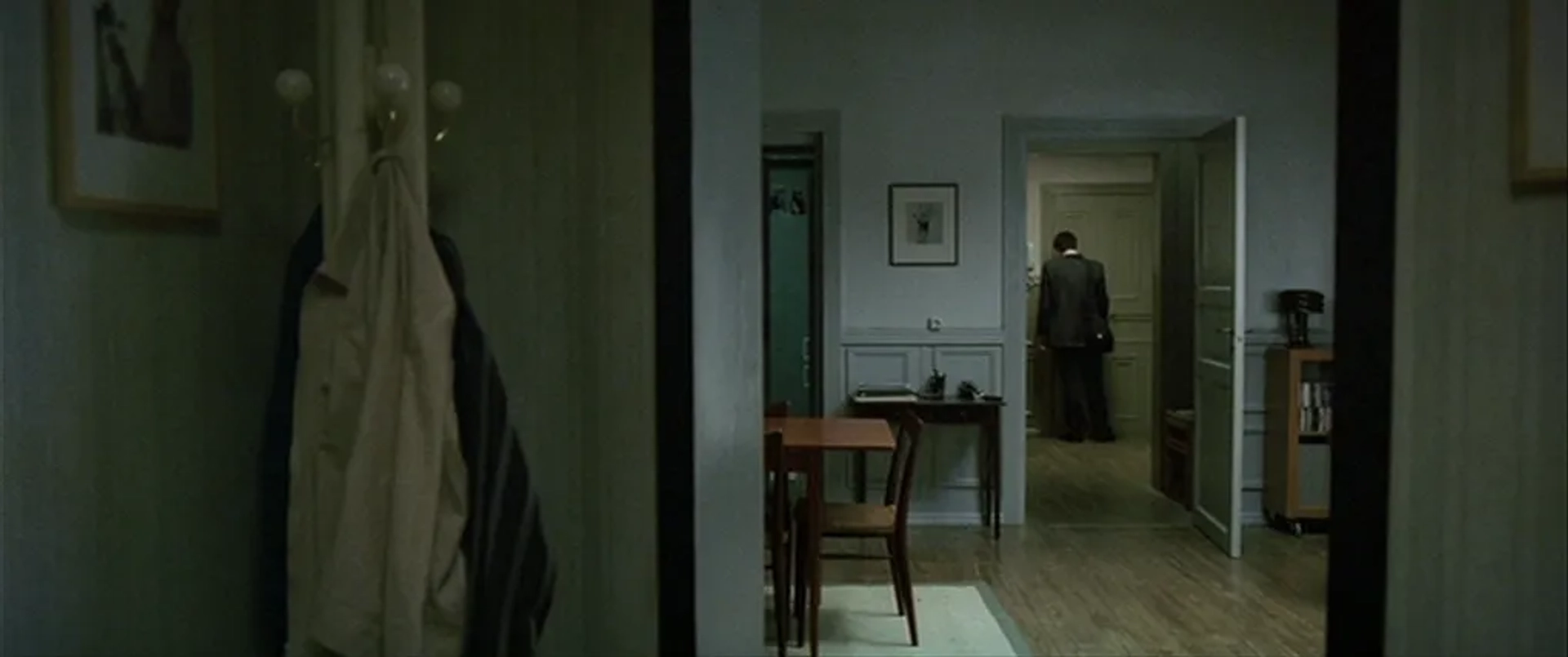 Kristoffer Joner in Next Door (2005)