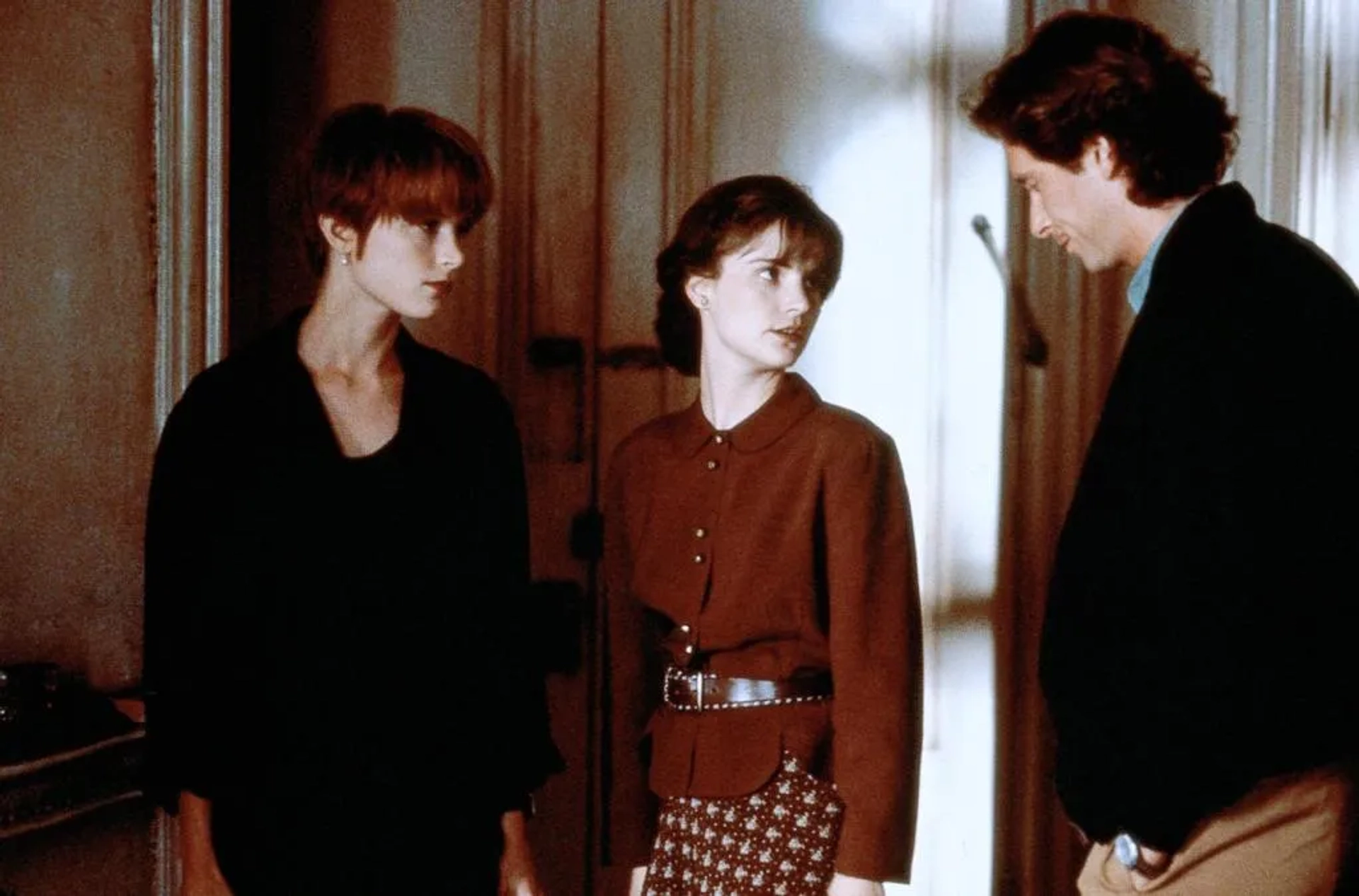 Bridget Fonda, Jennifer Jason Leigh, and Steven Weber in Single White Female (1992)