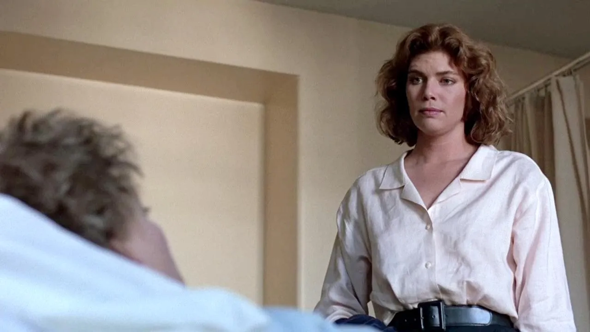 Jodie Foster and Kelly McGillis in The Accused (1988)