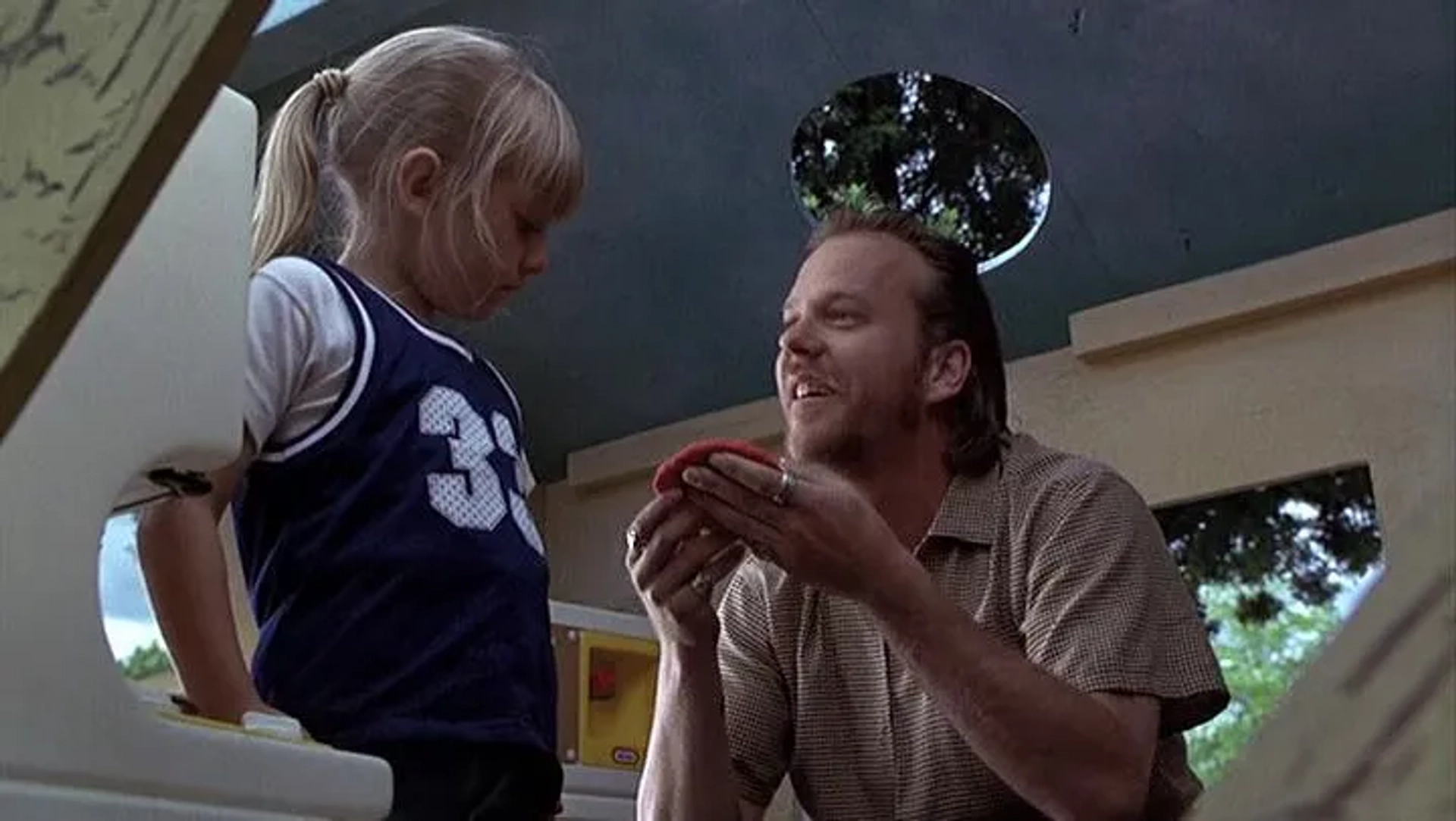 Kiefer Sutherland and Alexandra Kyle in Eye for an Eye (1996)