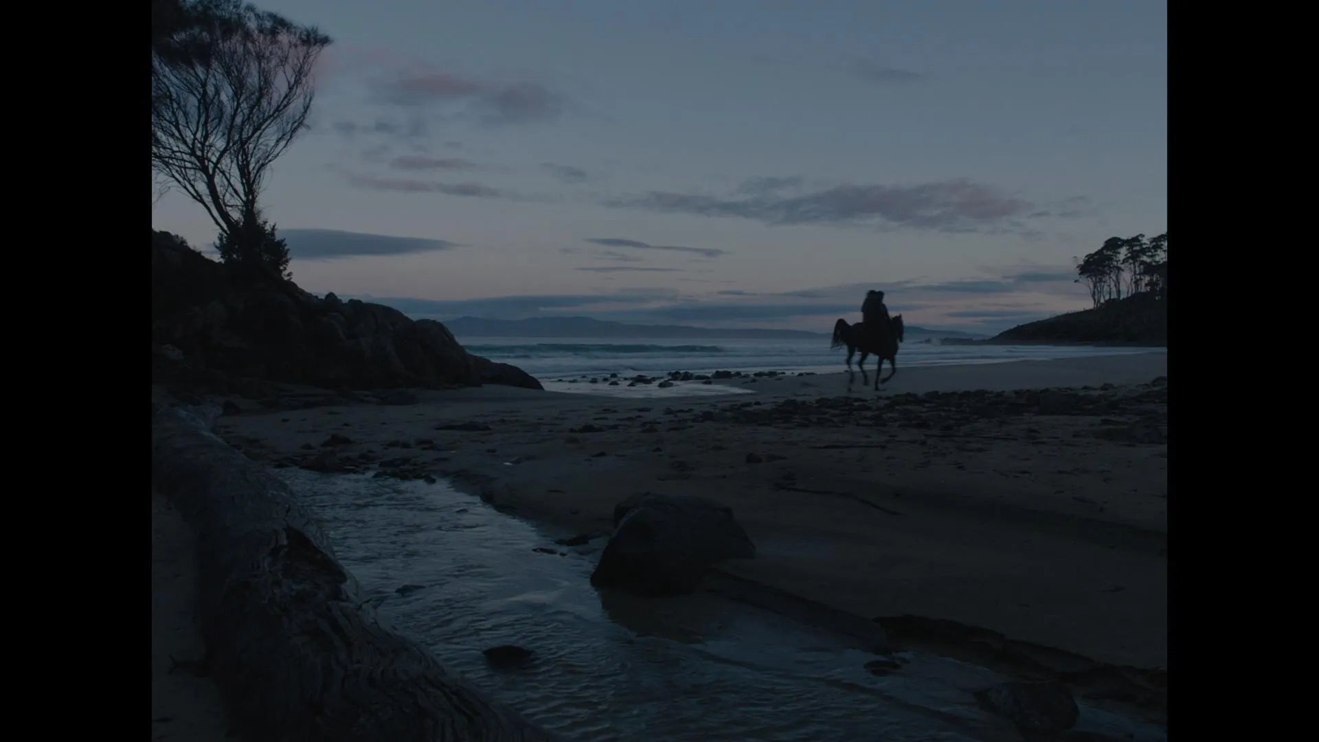 Aisling Franciosi and Baykali Ganambarr in The Nightingale (2018)