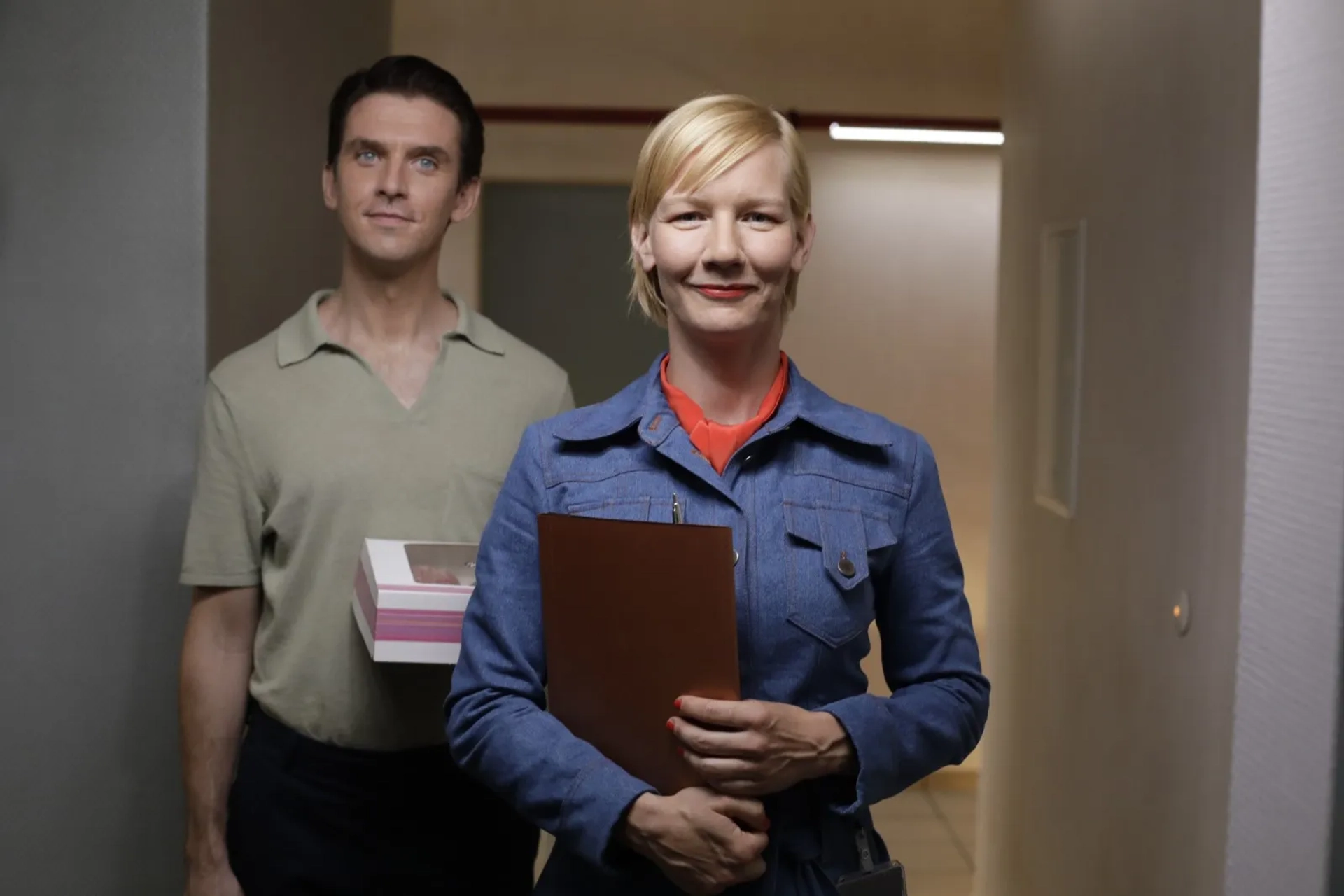 Sandra Hüller and Dan Stevens in I'm Your Man (2021)