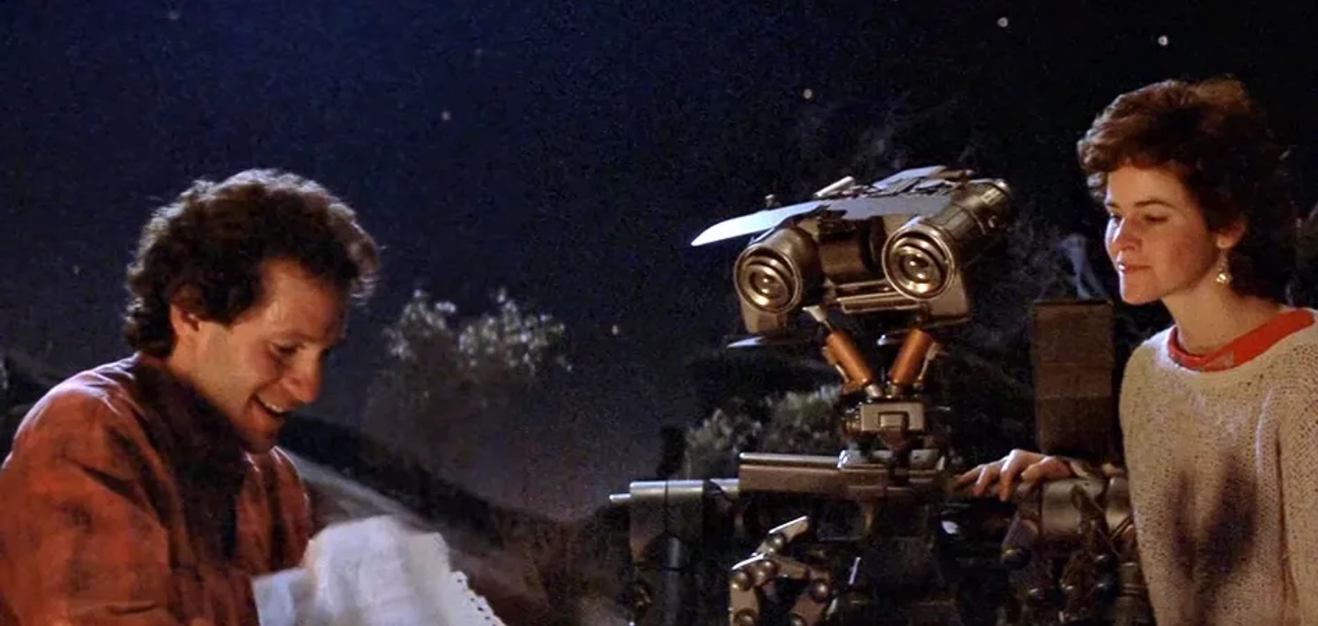 Steve Guttenberg, Ally Sheedy, and Tim Blaney in Short Circuit (1986)