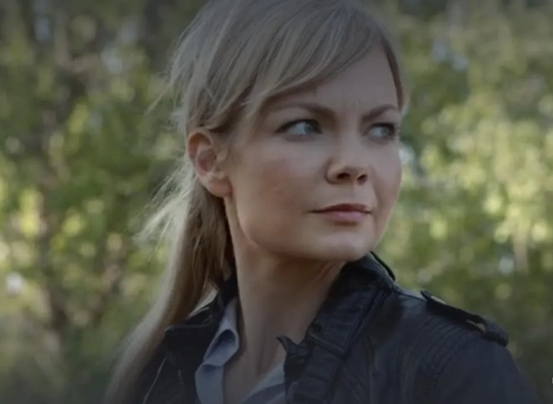 Marie Robertson in Äkta människor (2012)