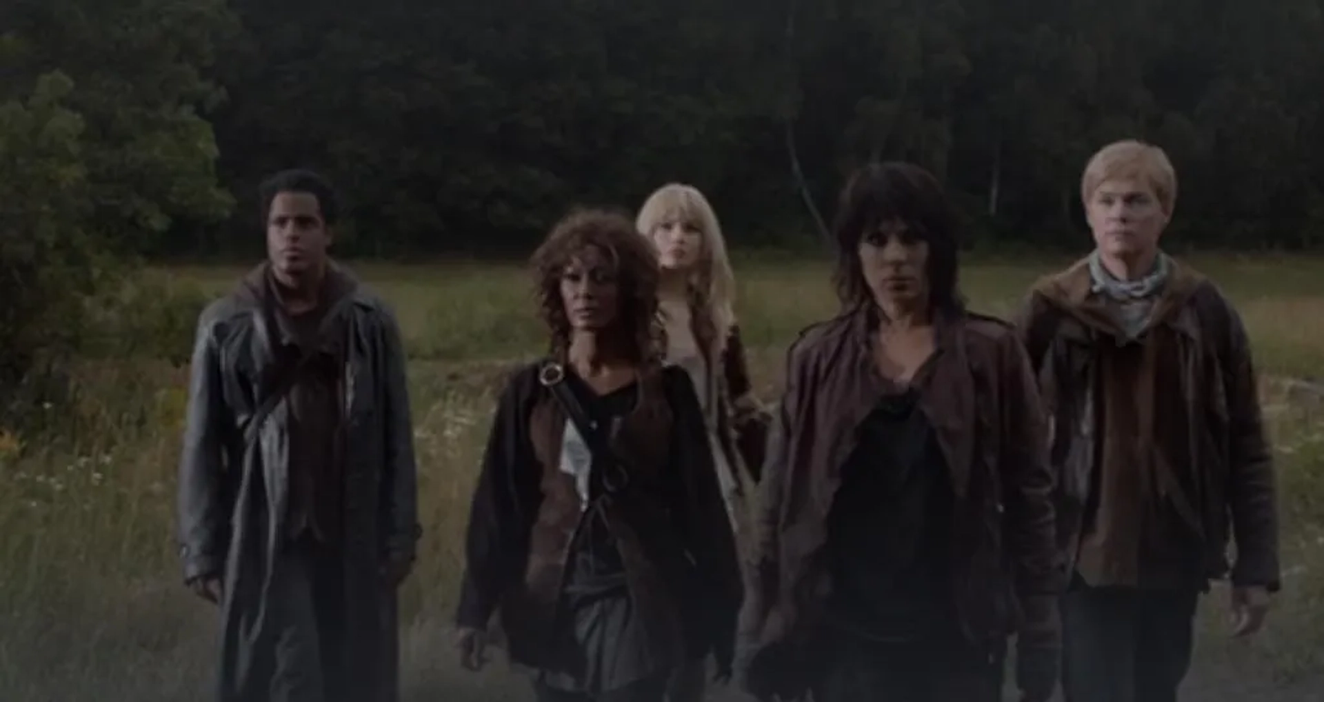 Eva Röse, David Lenneman, Josephine Alhanko, André Sjöberg, and Saunet Sparell in Äkta människor (2012)