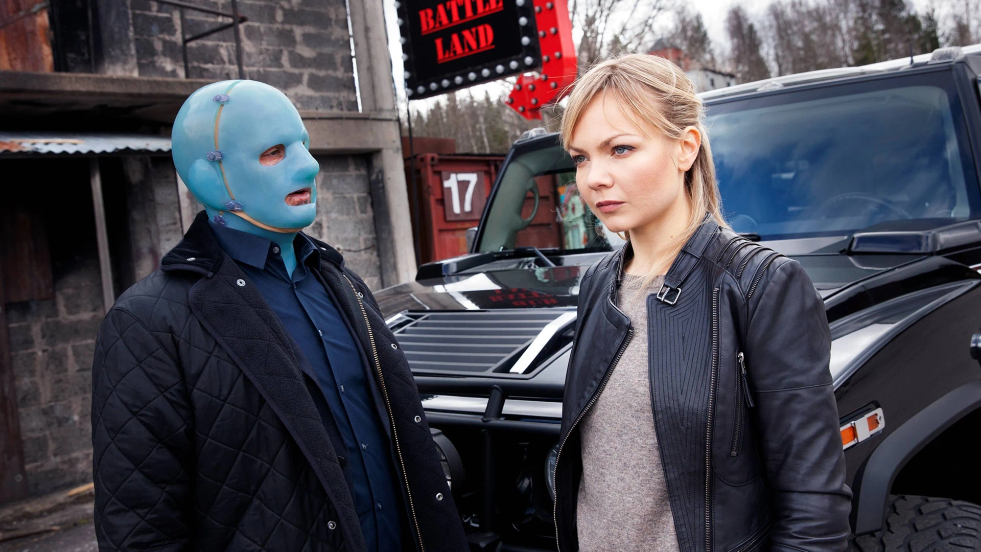 Måns Nathanaelson and Marie Robertson in Äkta människor (2012)