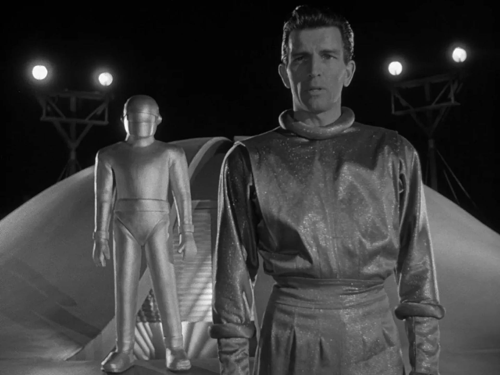 Lock Martin and Michael Rennie in The Day the Earth Stood Still (1951)