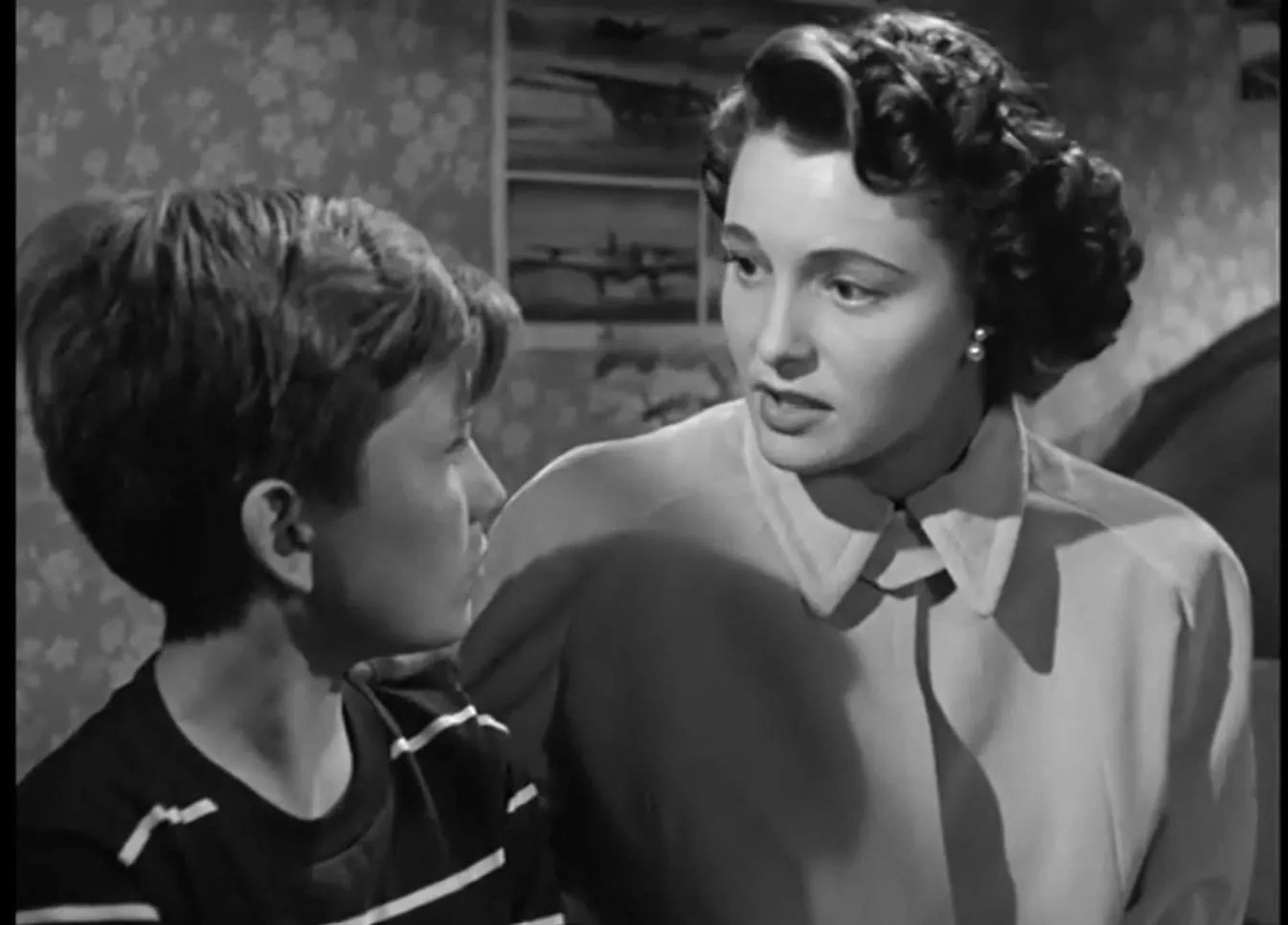 Billy Gray and Patricia Neal in The Day the Earth Stood Still (1951)