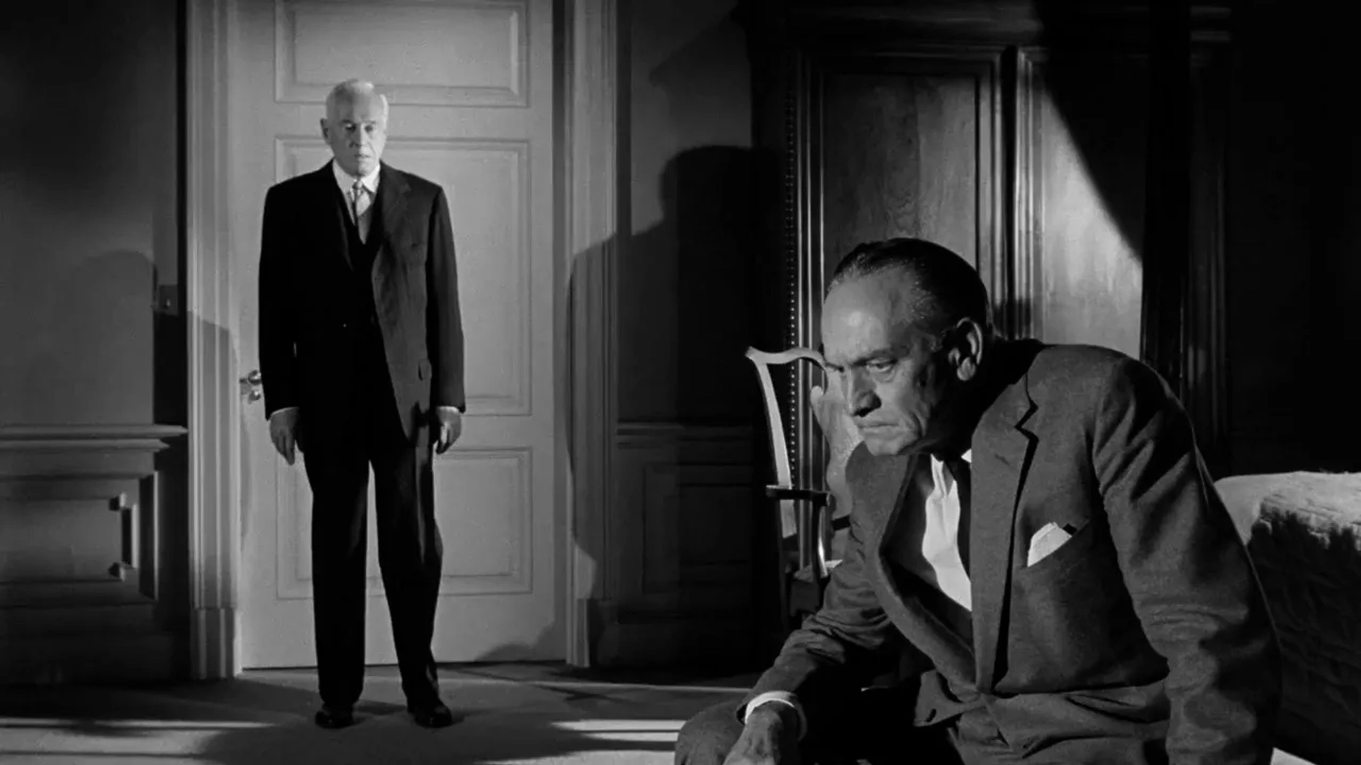 George Macready and Fredric March in Seven Days in May (1964)