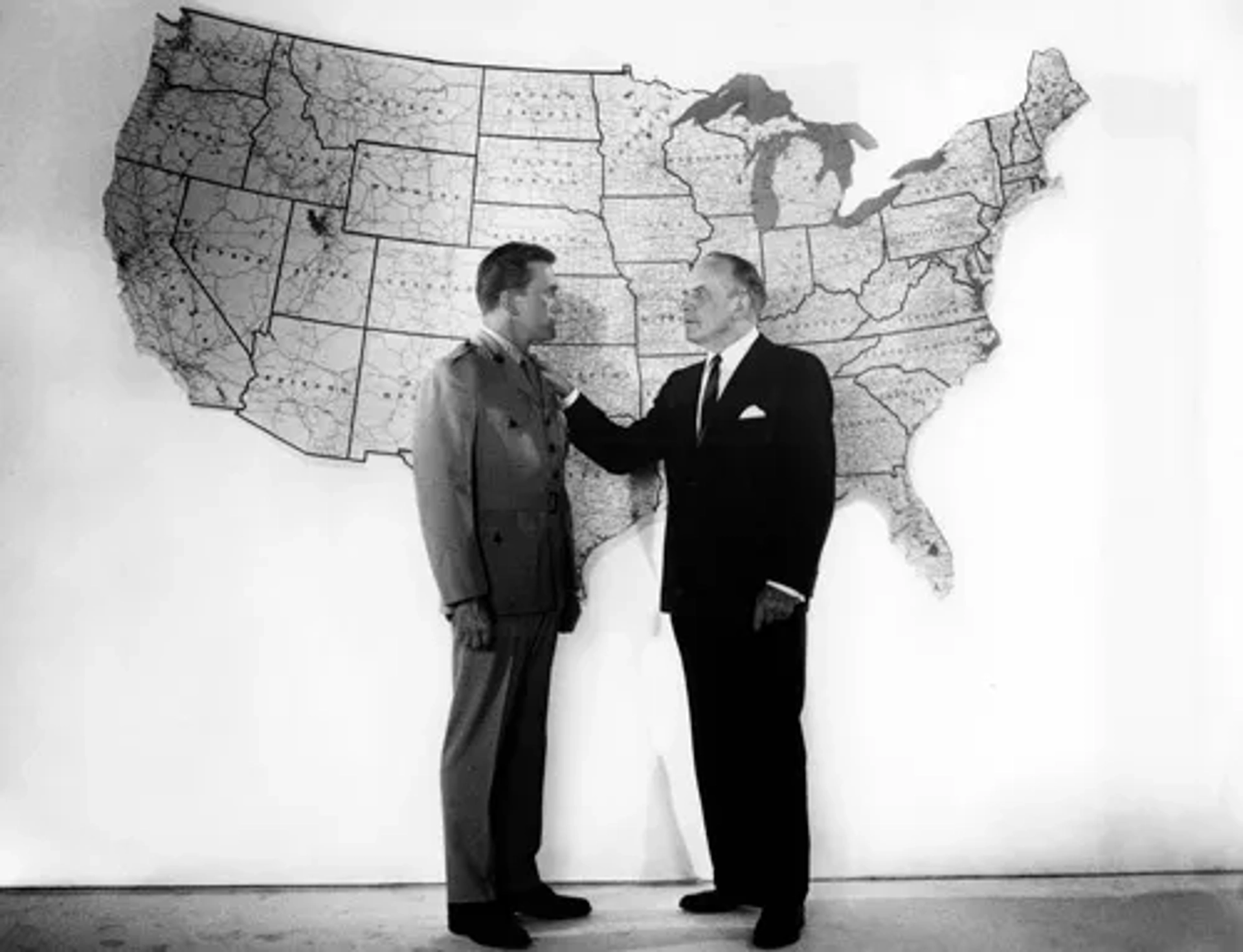 "Seven Days in May"Kirk Douglas, Fredric March1964 Paramount Pictures Black and White, United States, America, Map, Military Uniform, Entertainment mptv_2018_May_to_August_Update