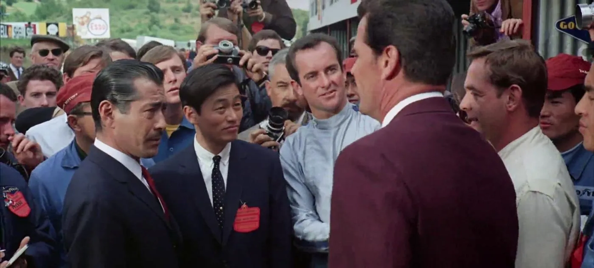 James Garner, Toshirô Mifune, Masaaki Asukai, Bob Bondurant, and Phil Hill in Grand Prix (1966)