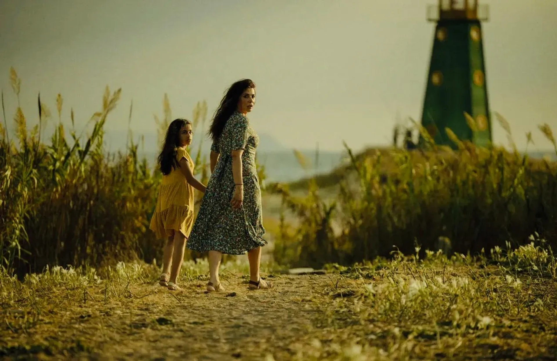 Riman Al Rafeea and Nadine Labaki in The Sand Castle (2024)