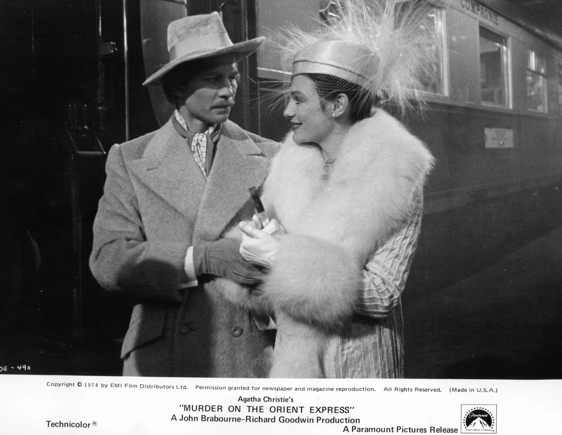 Jacqueline Bisset and Michael York in Murder on the Orient Express (1974)