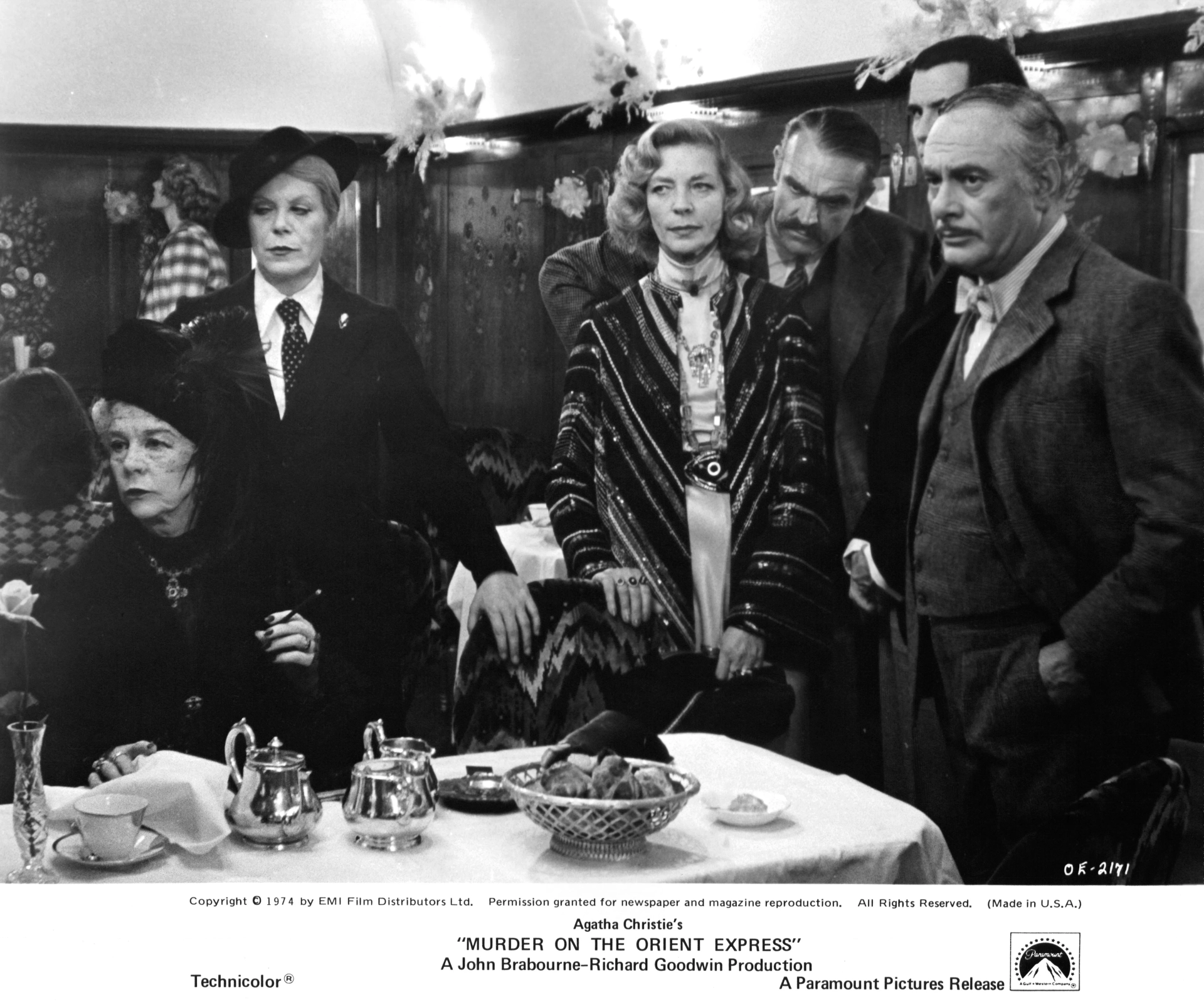 Lauren Bacall, Ingrid Bergman, Sean Connery, Anthony Perkins, Martin Balsam, Wendy Hiller, and Rachel Roberts in Murder on the Orient Express (1974)