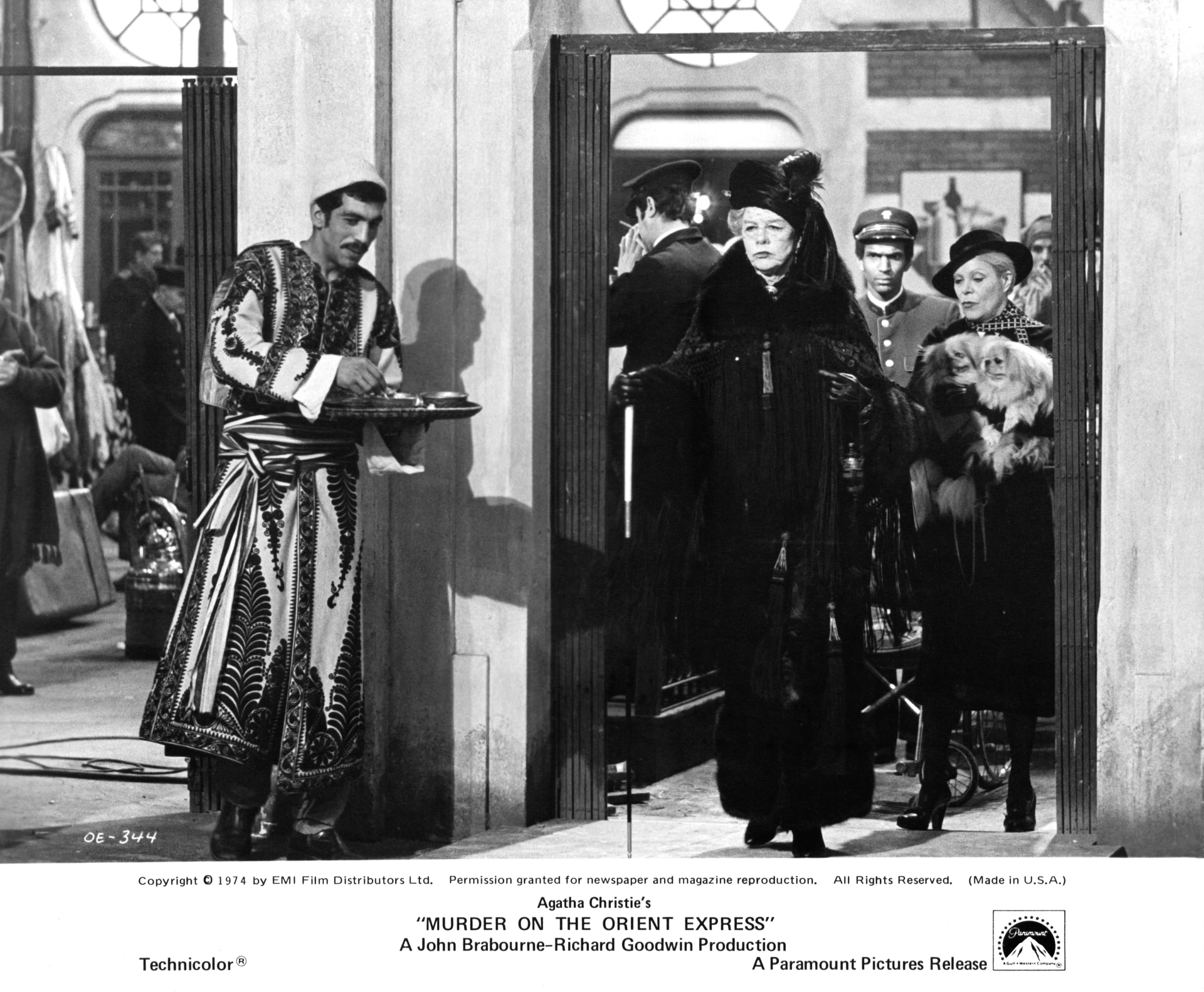 Wendy Hiller and Rachel Roberts in Murder on the Orient Express (1974)